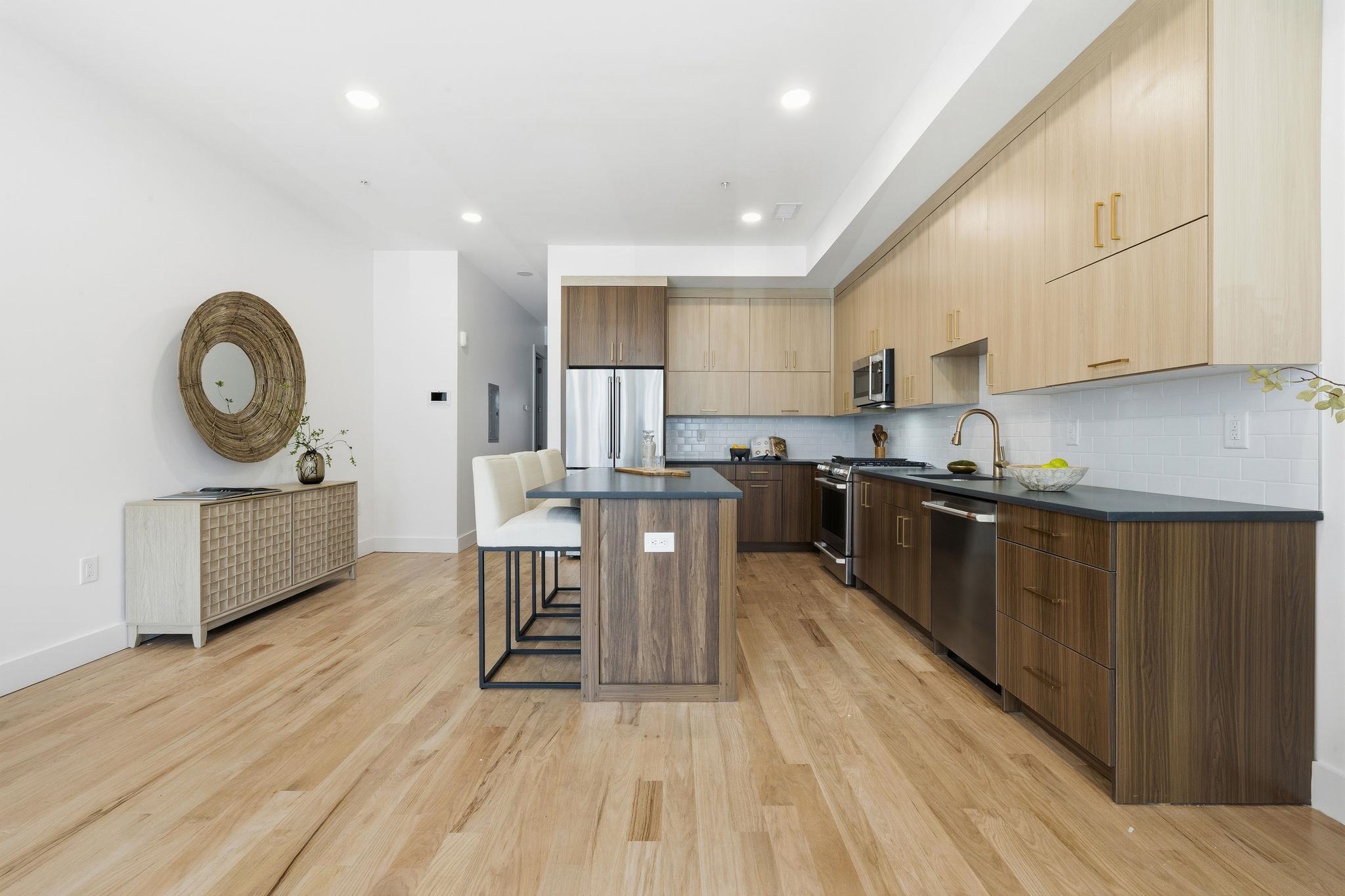 271 WEBSTER AVE - Photo 4