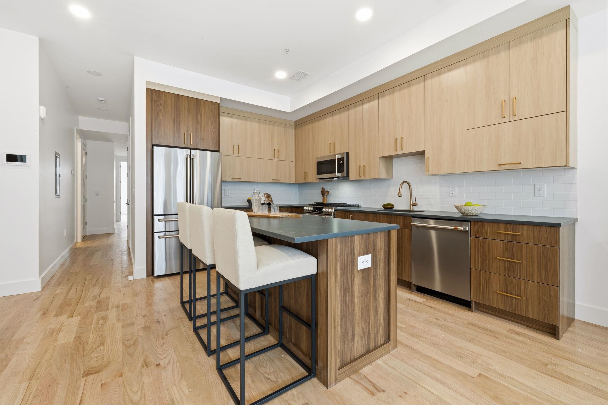 271 WEBSTER AVE - Photo 5
