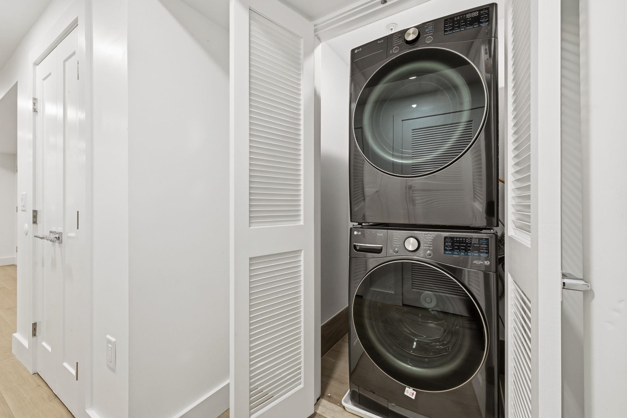271 WEBSTER AVE #2
