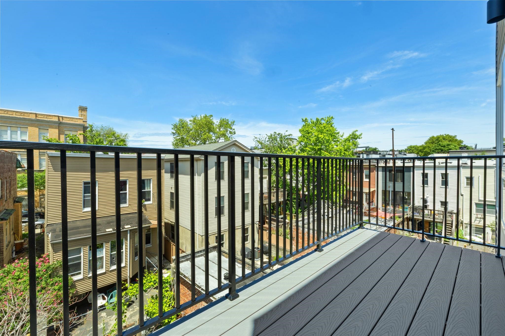 271 WEBSTER AVE #2