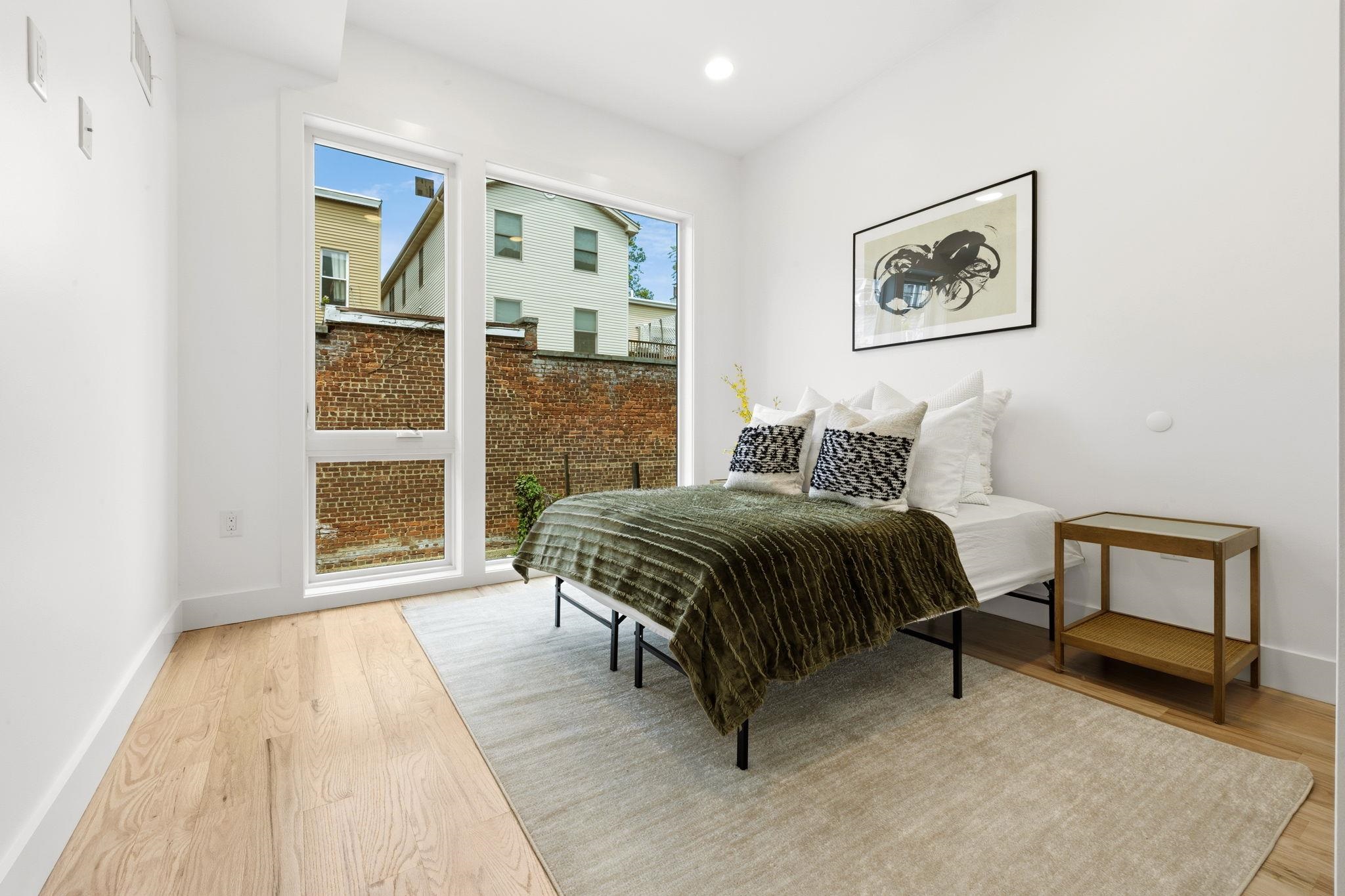 271 WEBSTER AVE #2
