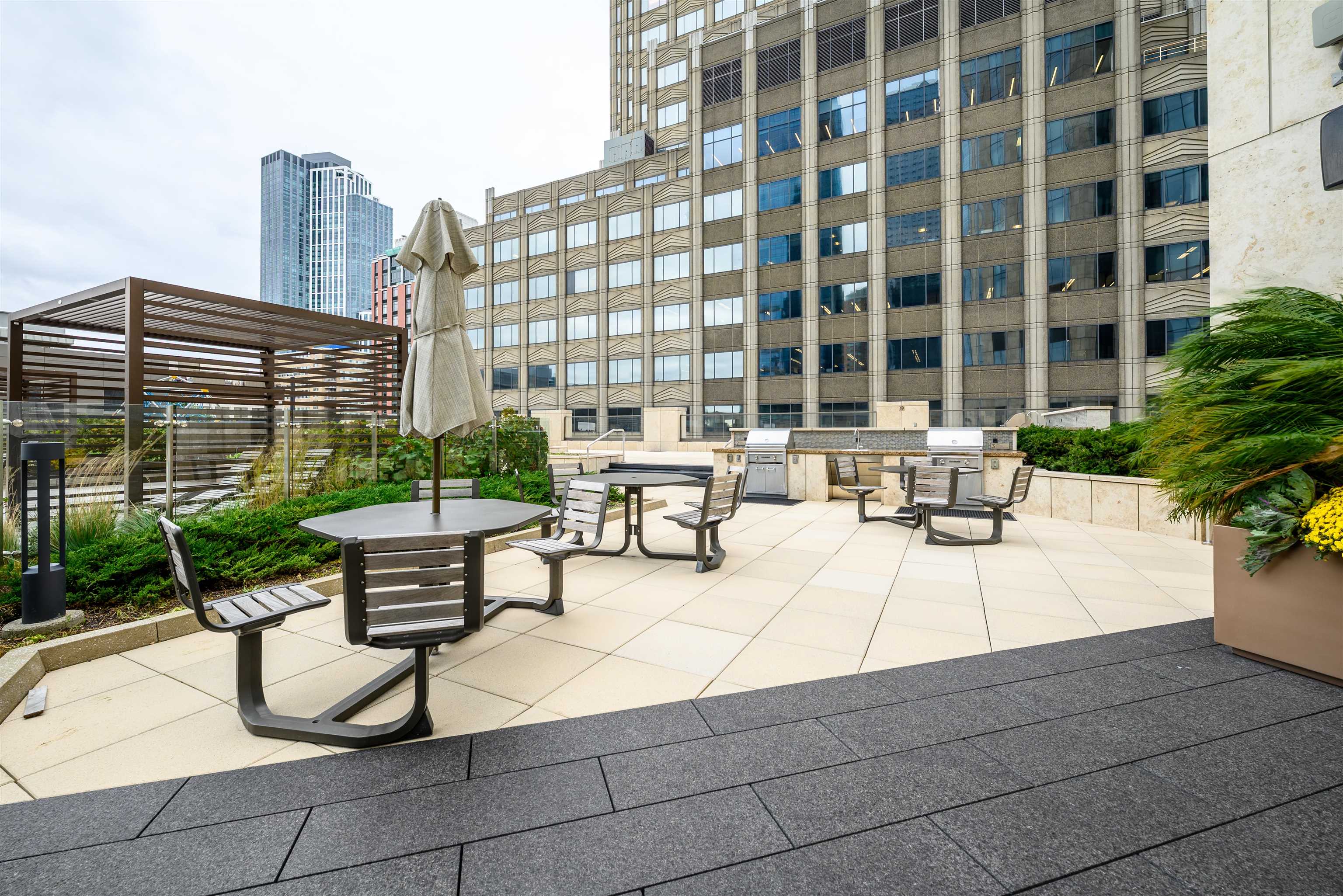 99 HUDSON ST #205