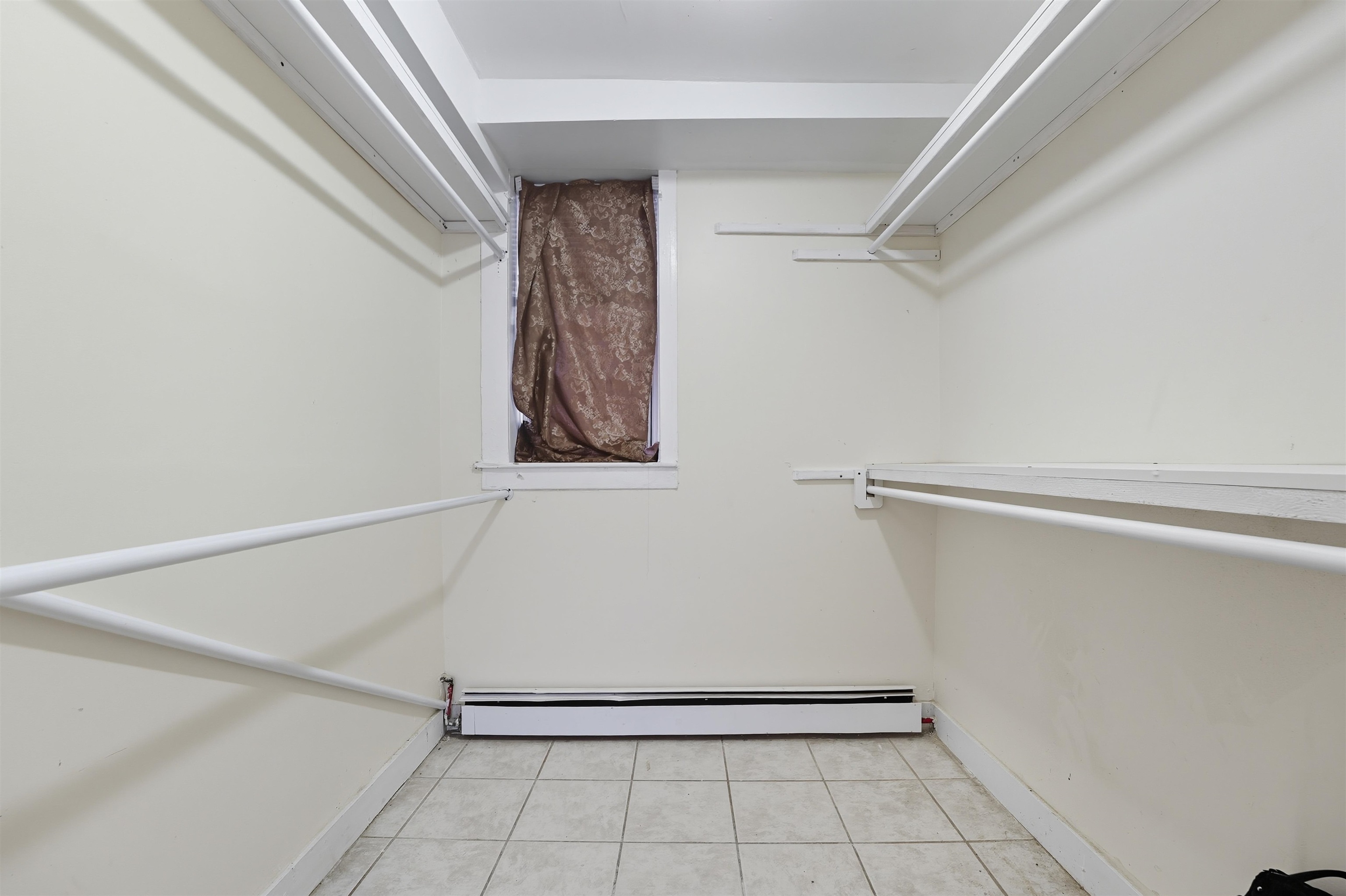 305 CATOR AVE #BSMT