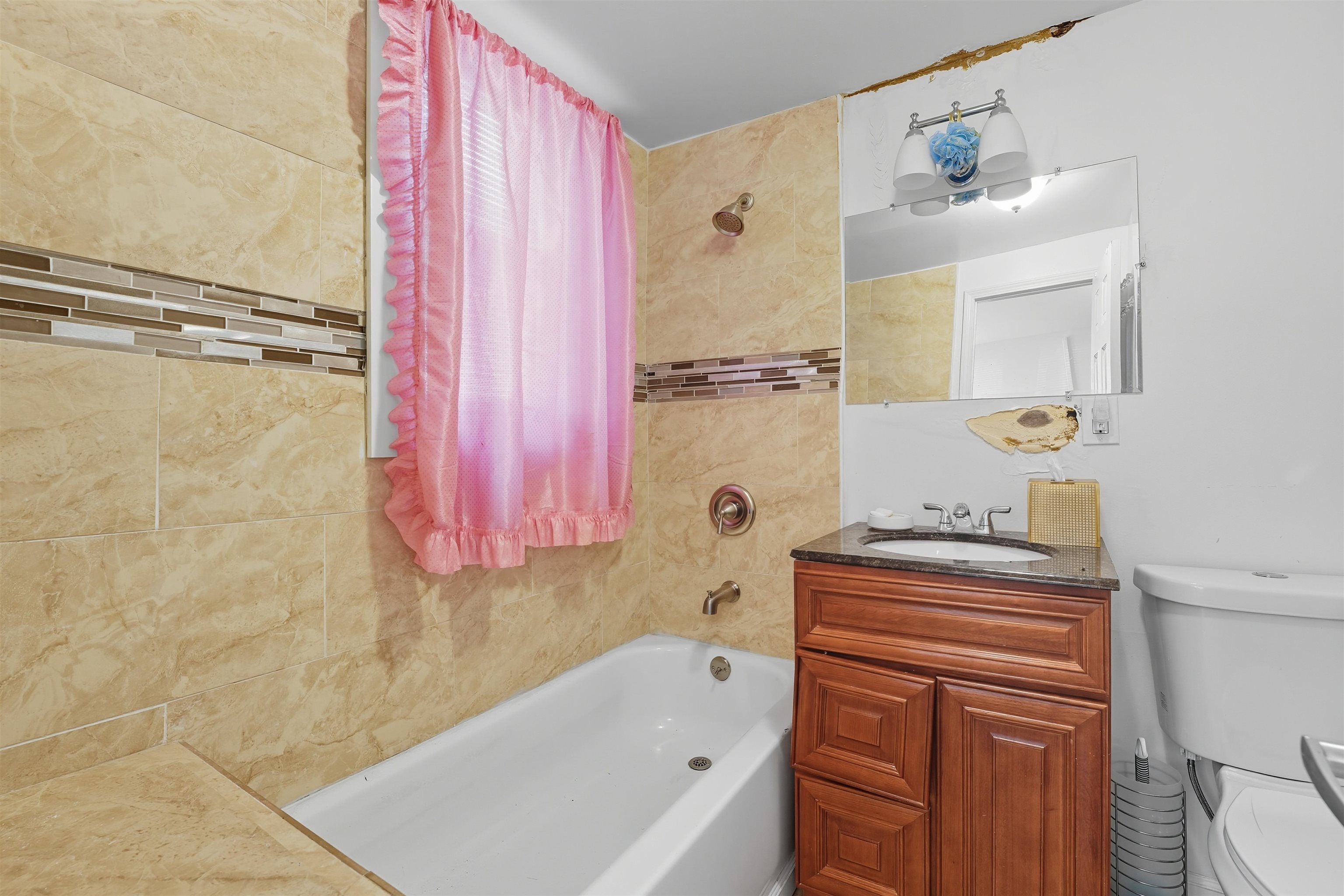 305 CATOR AVE #BSMT