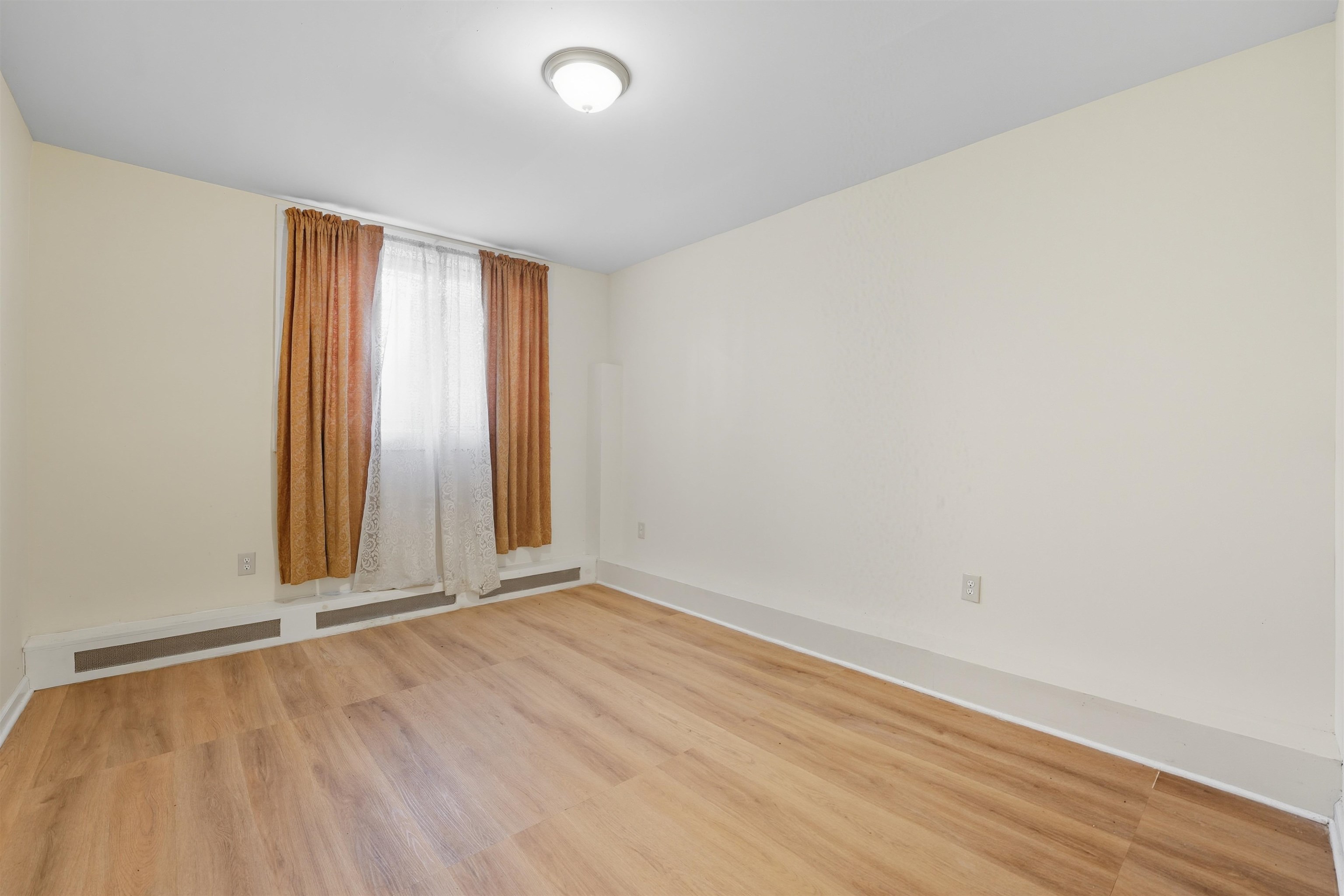 305 CATOR AVE #BSMT