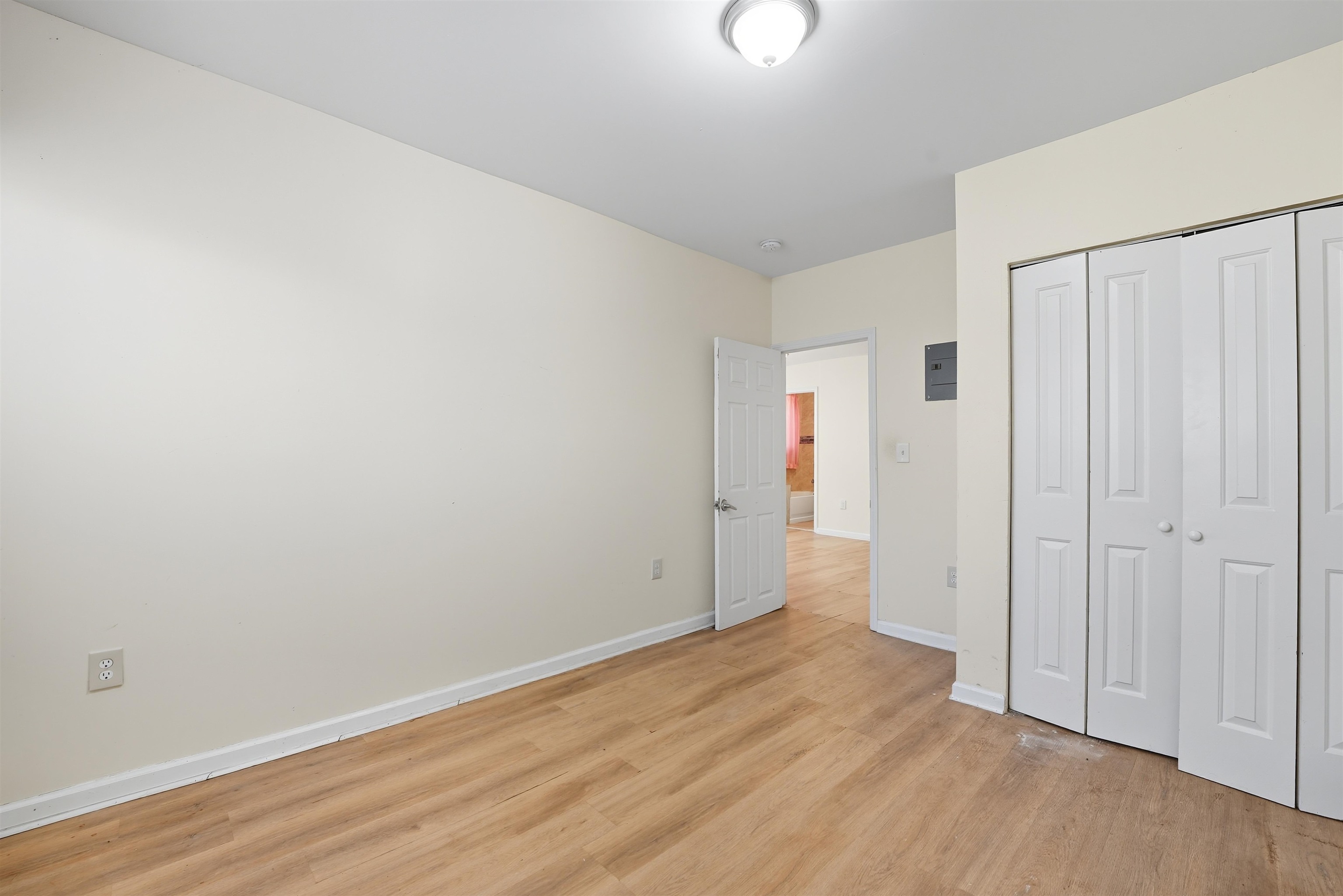 305 CATOR AVE #BSMT