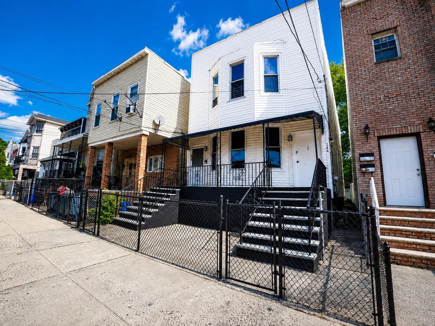 164 BAYVIEW AVE - Photo 2