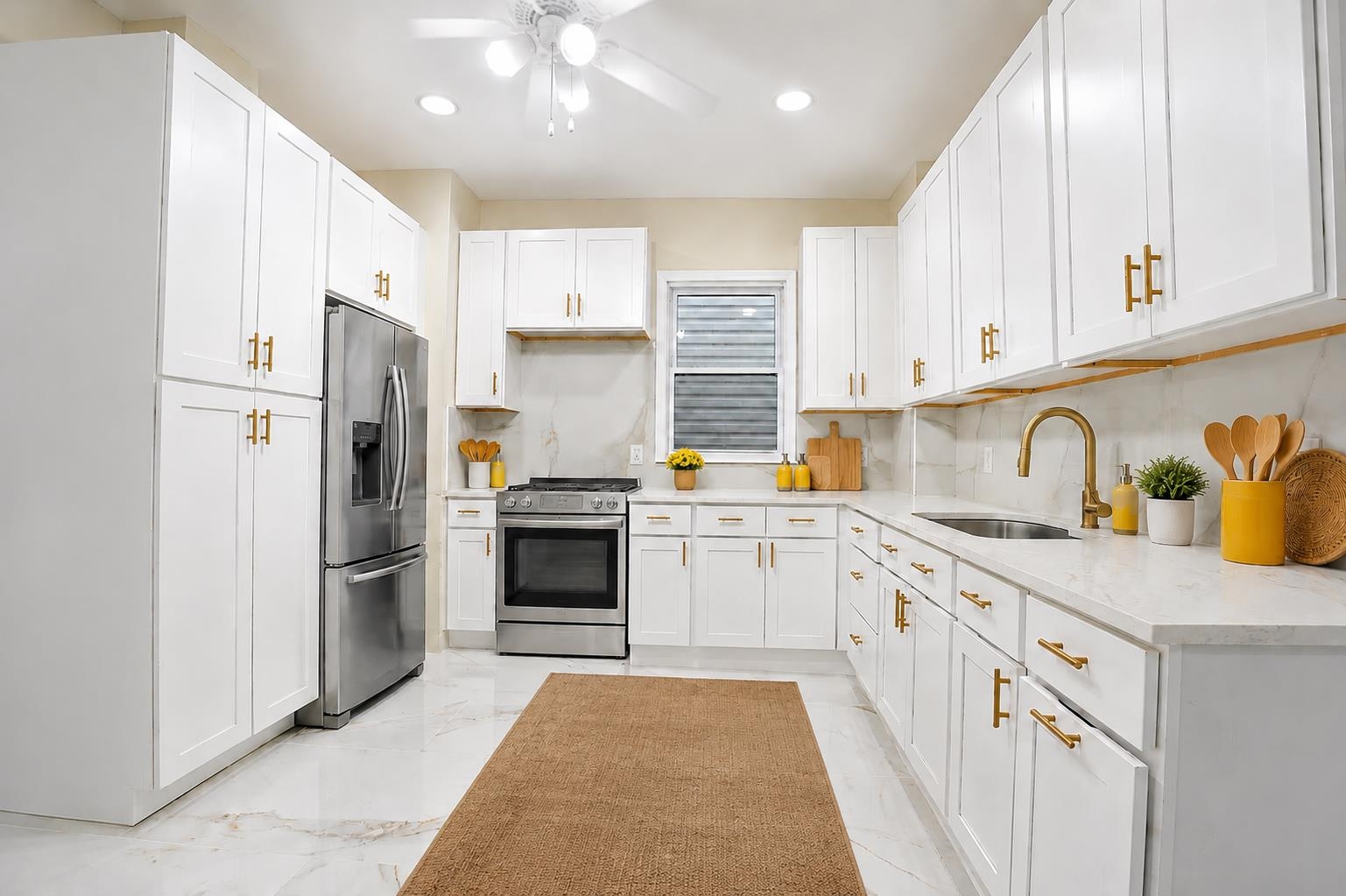 164 BAYVIEW AVE - Photo 3