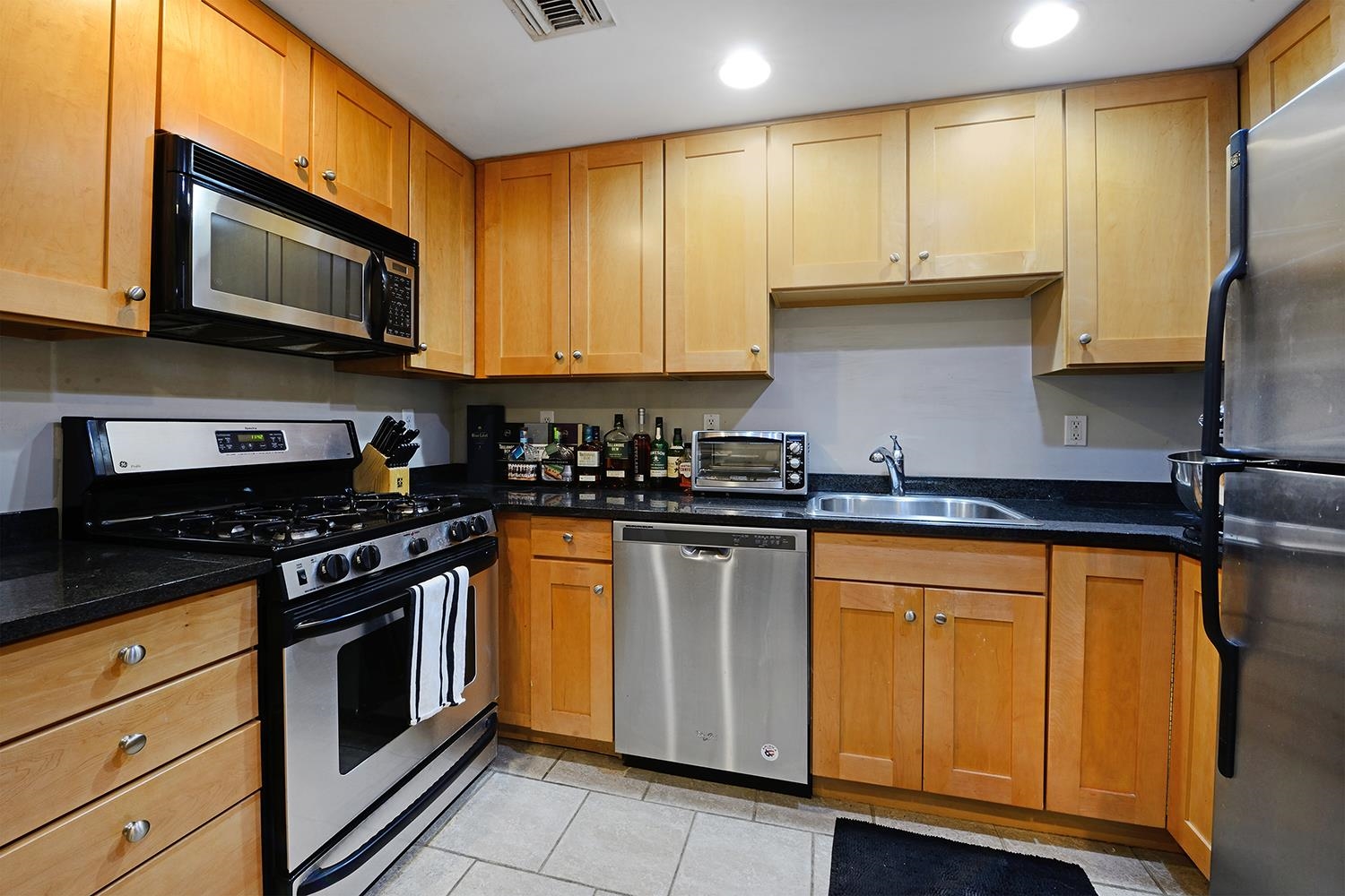 920 JEFFERSON ST - Photo 3