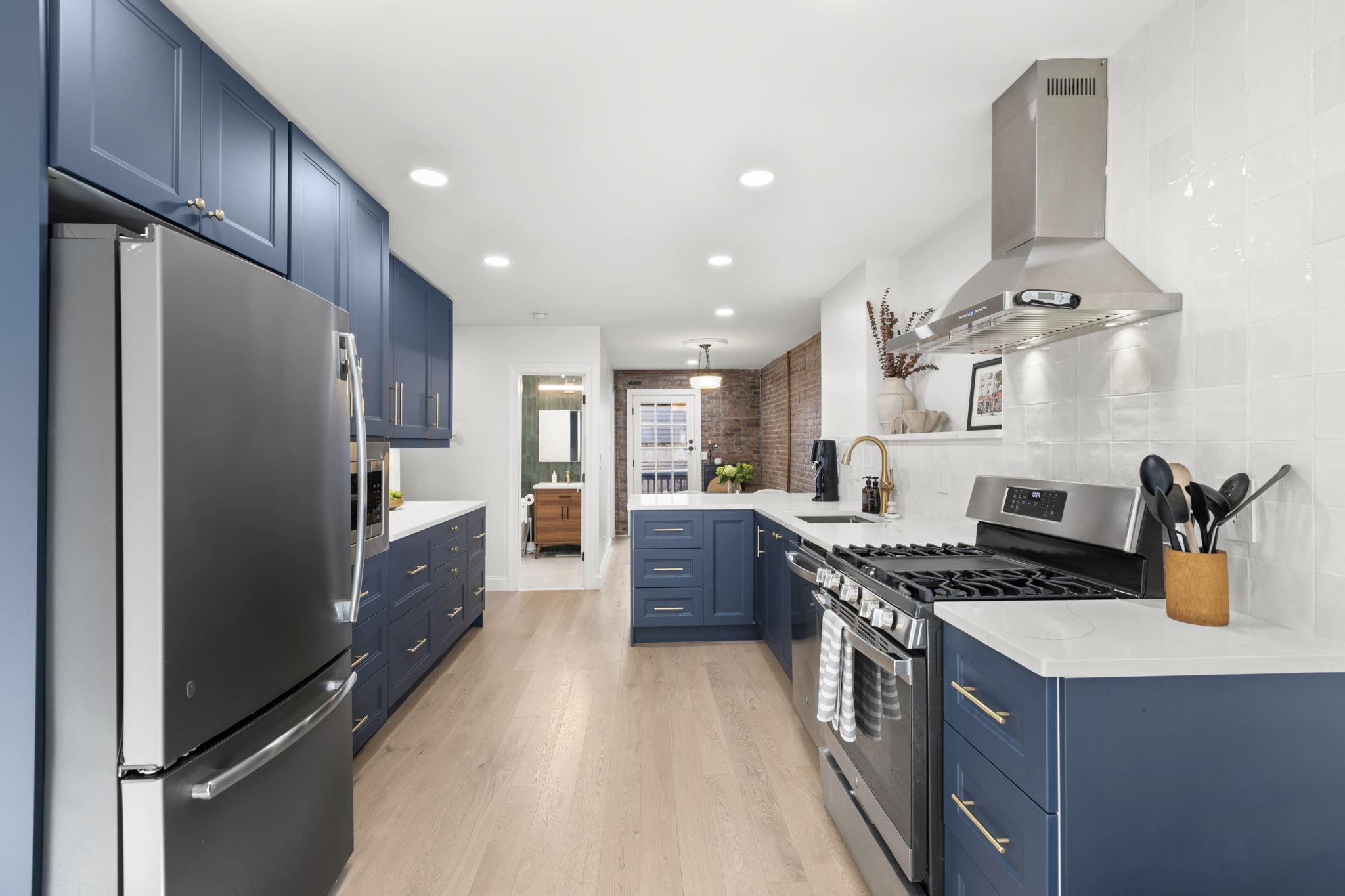 302 4TH ST - Photo 2