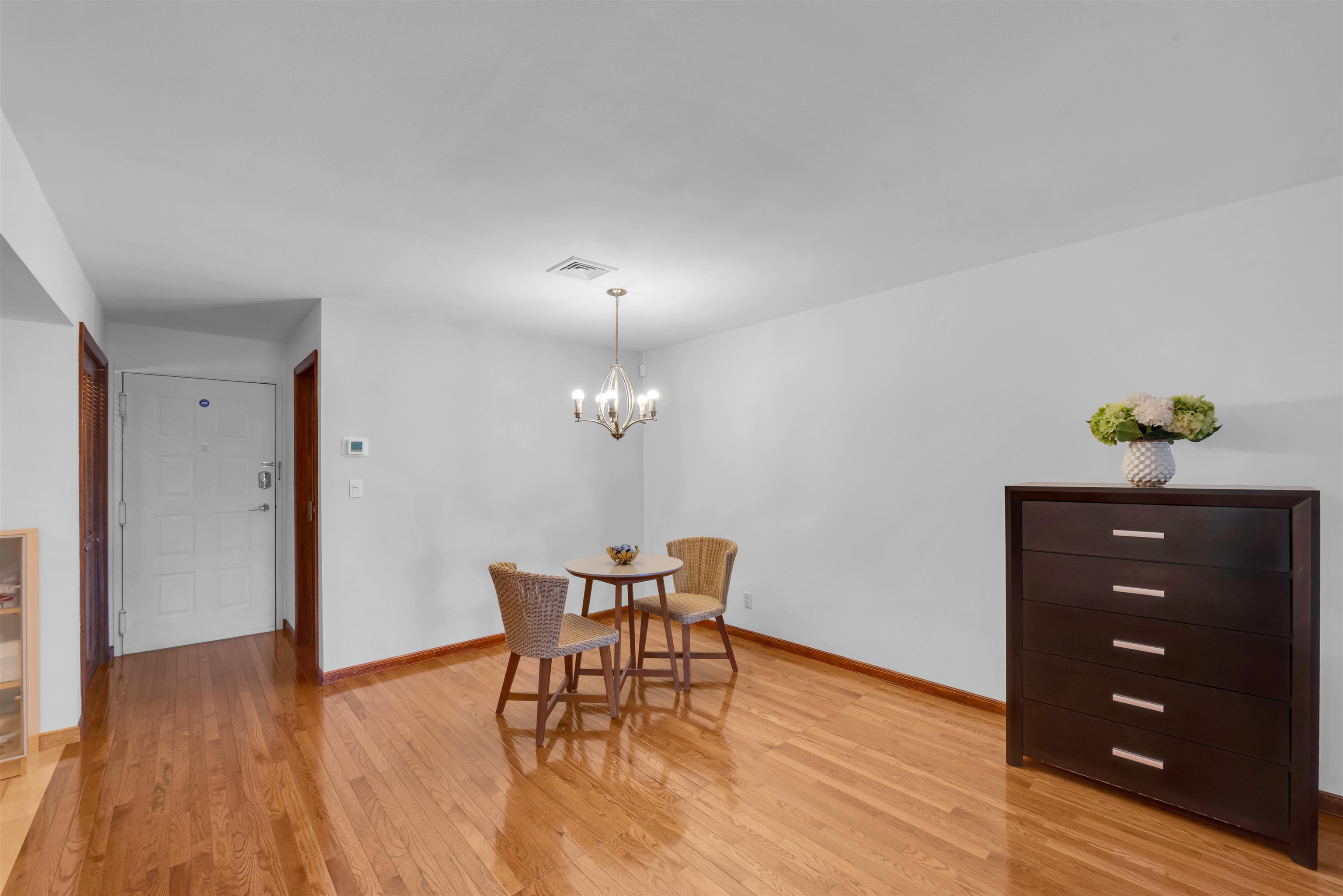 9249 KENNEDY BLVD - Photo 5