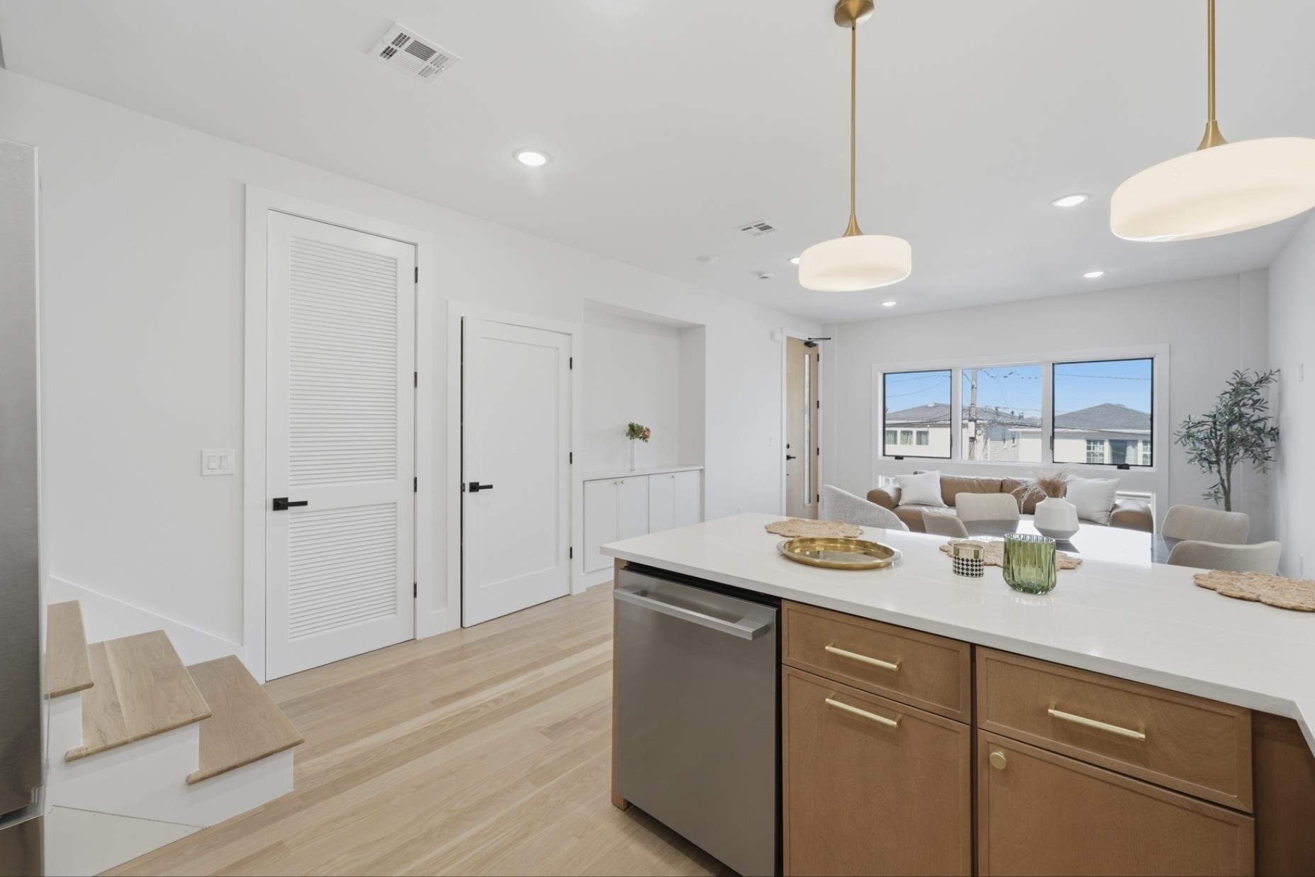 98 WESTERN AVE - Photo 3