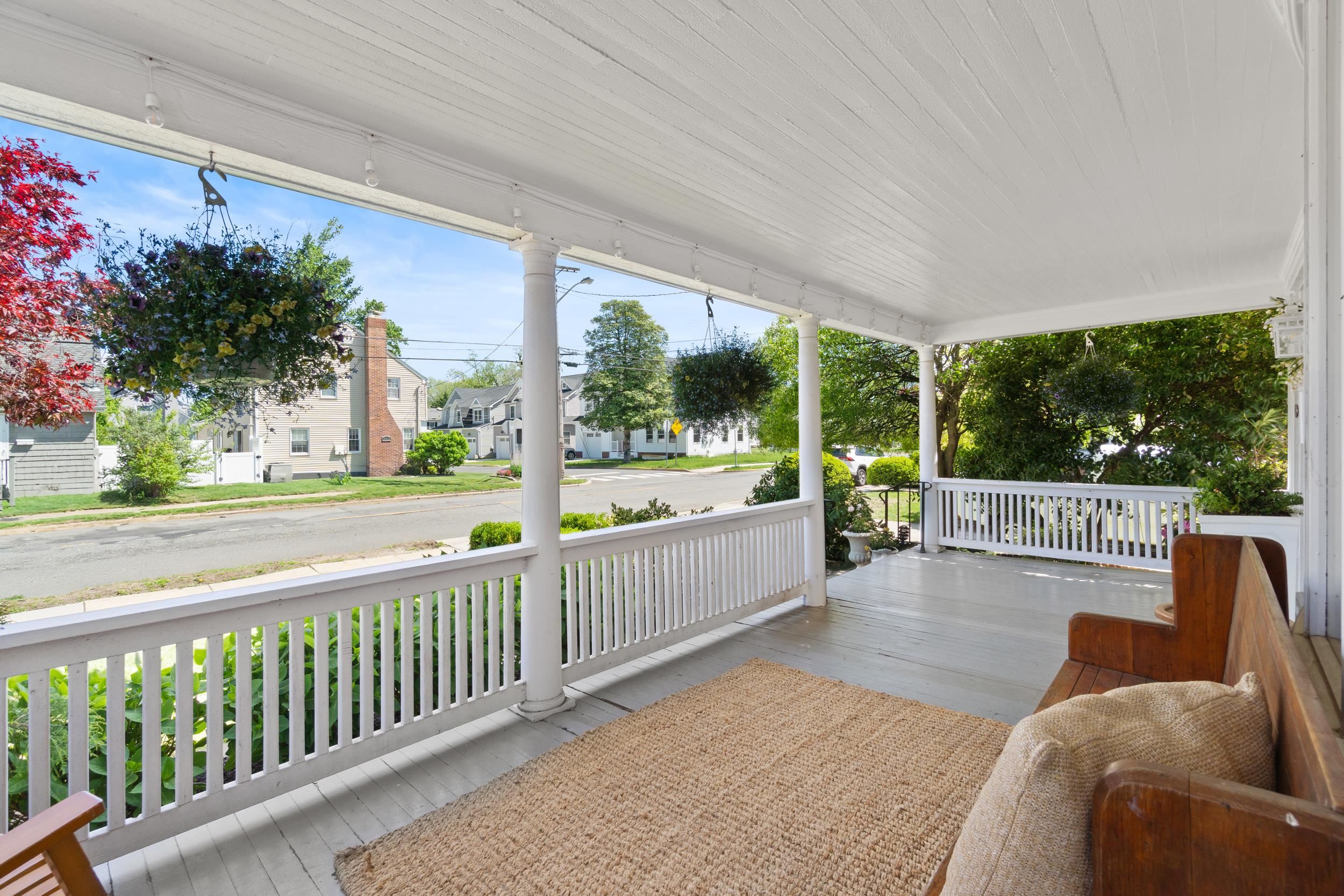818 TRENTON AVE - Photo 4