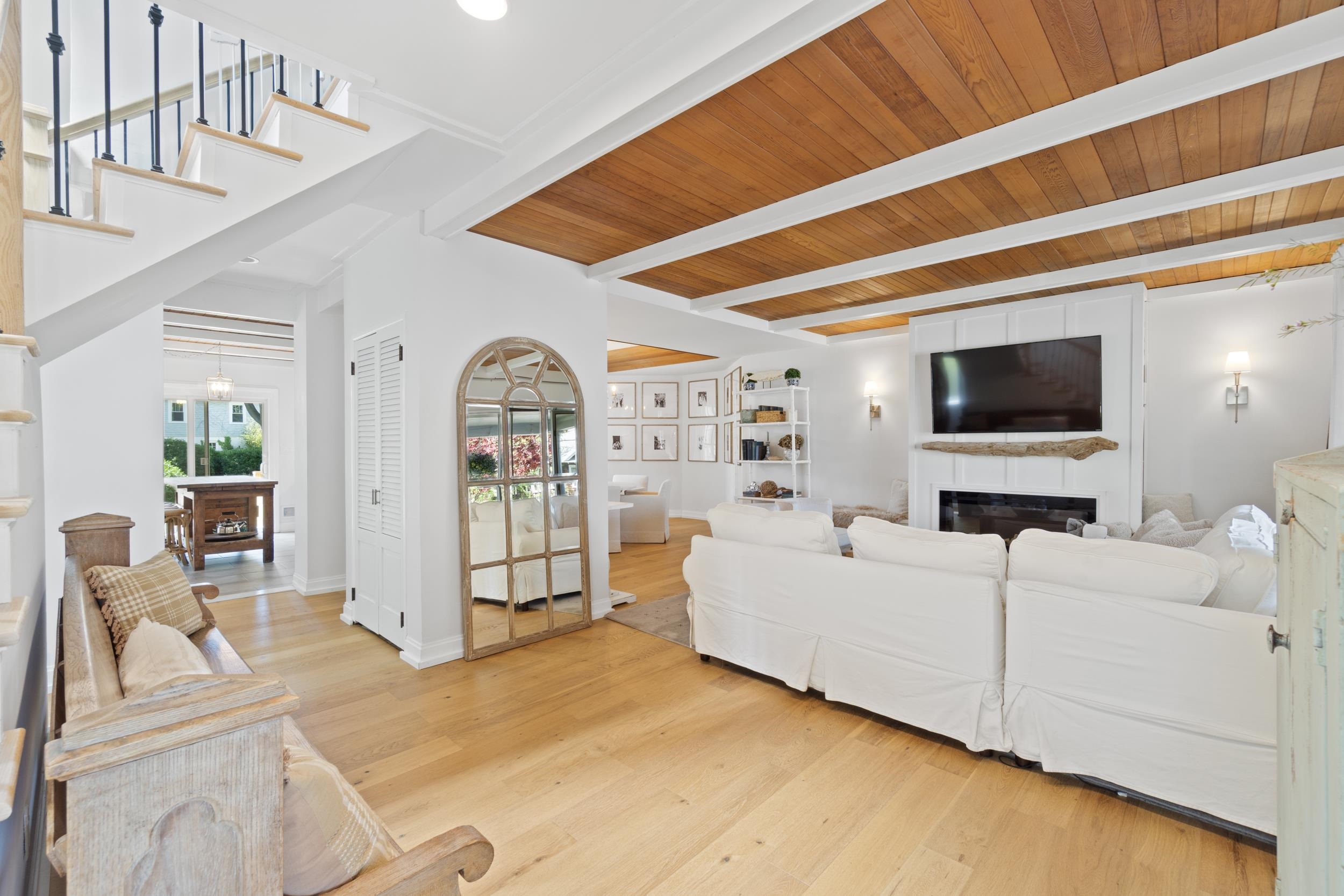818 TRENTON AVE - Photo 5