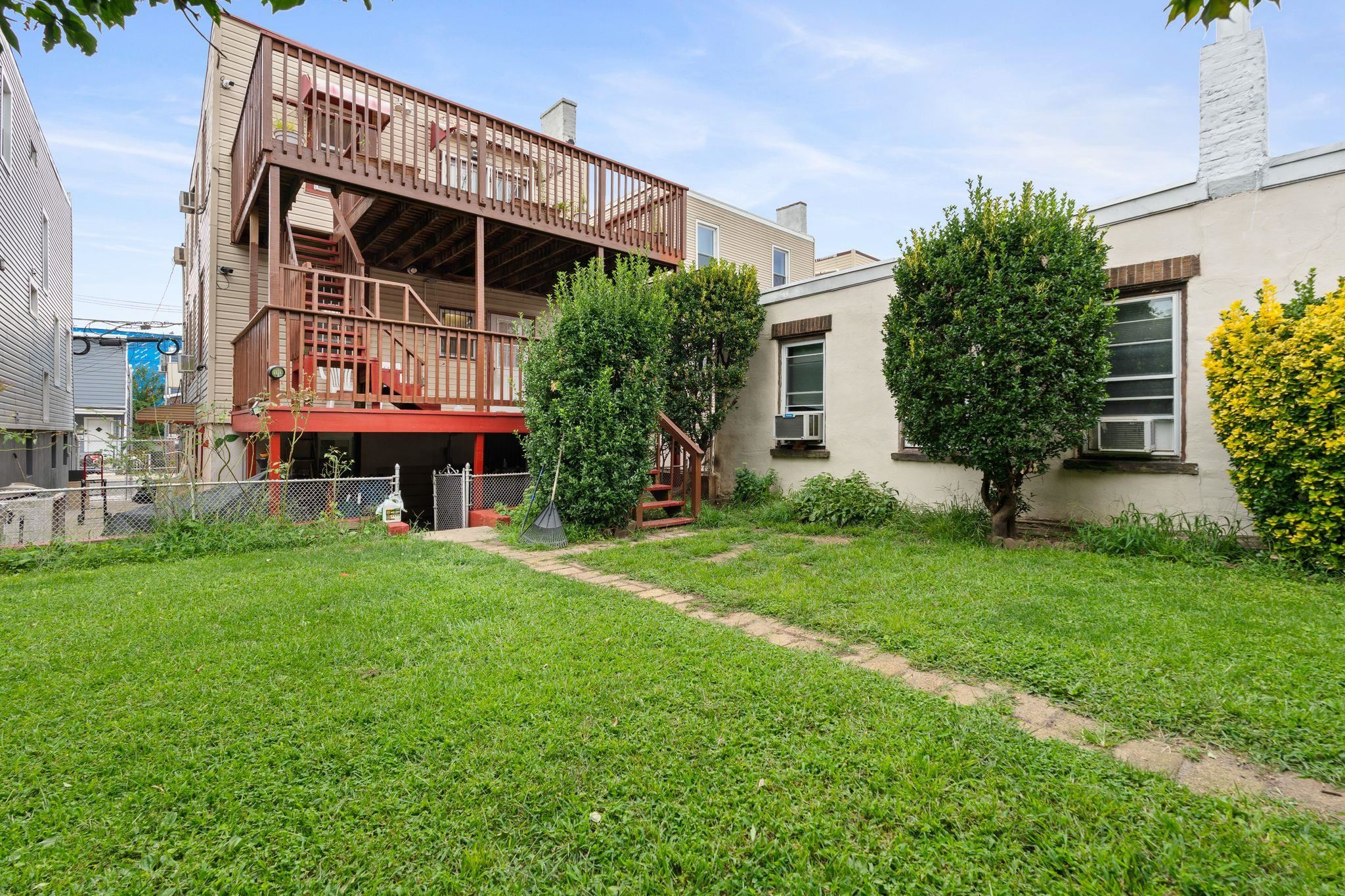 1306 7TH ST - Photo 4