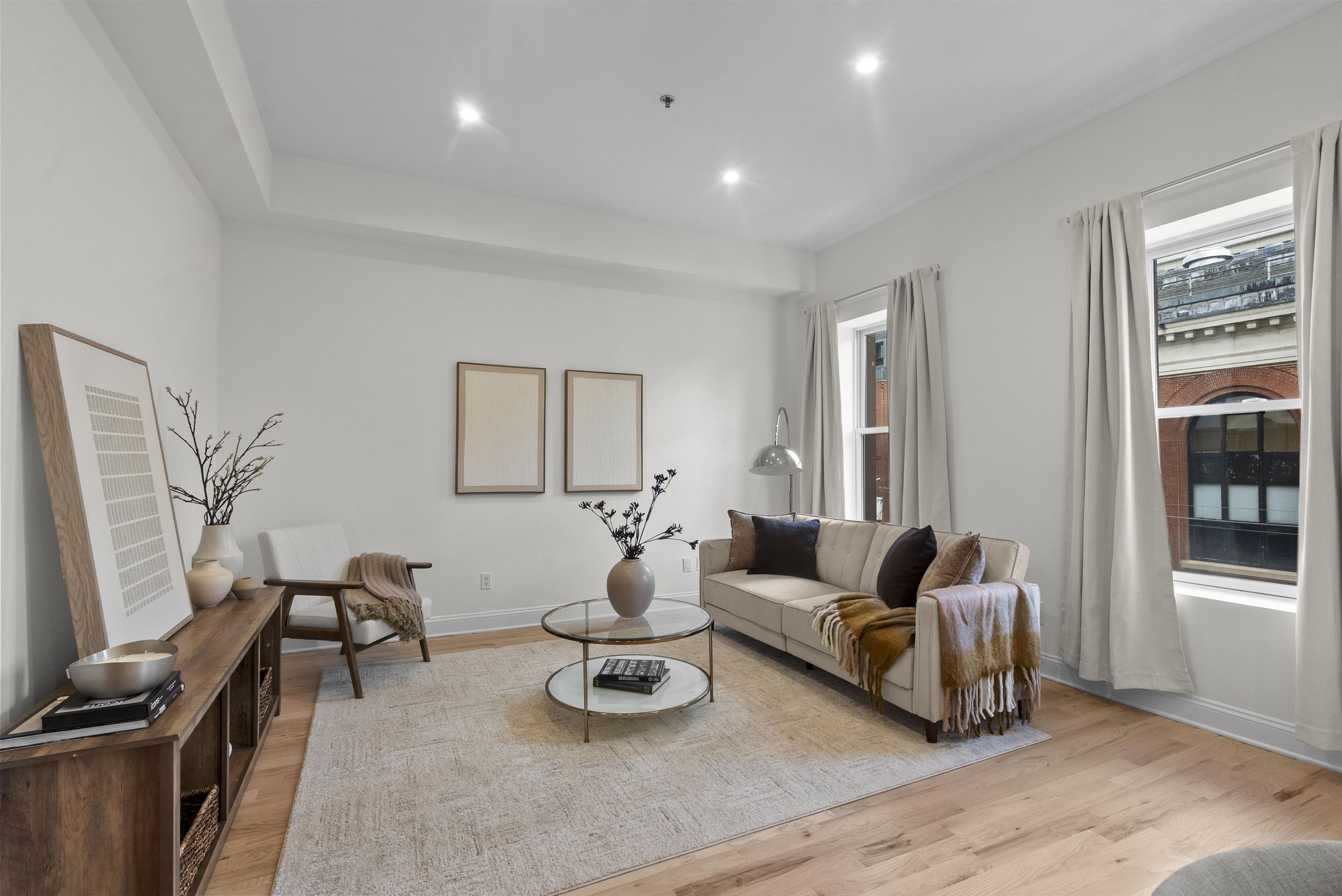 522 HUDSON ST - Photo 2