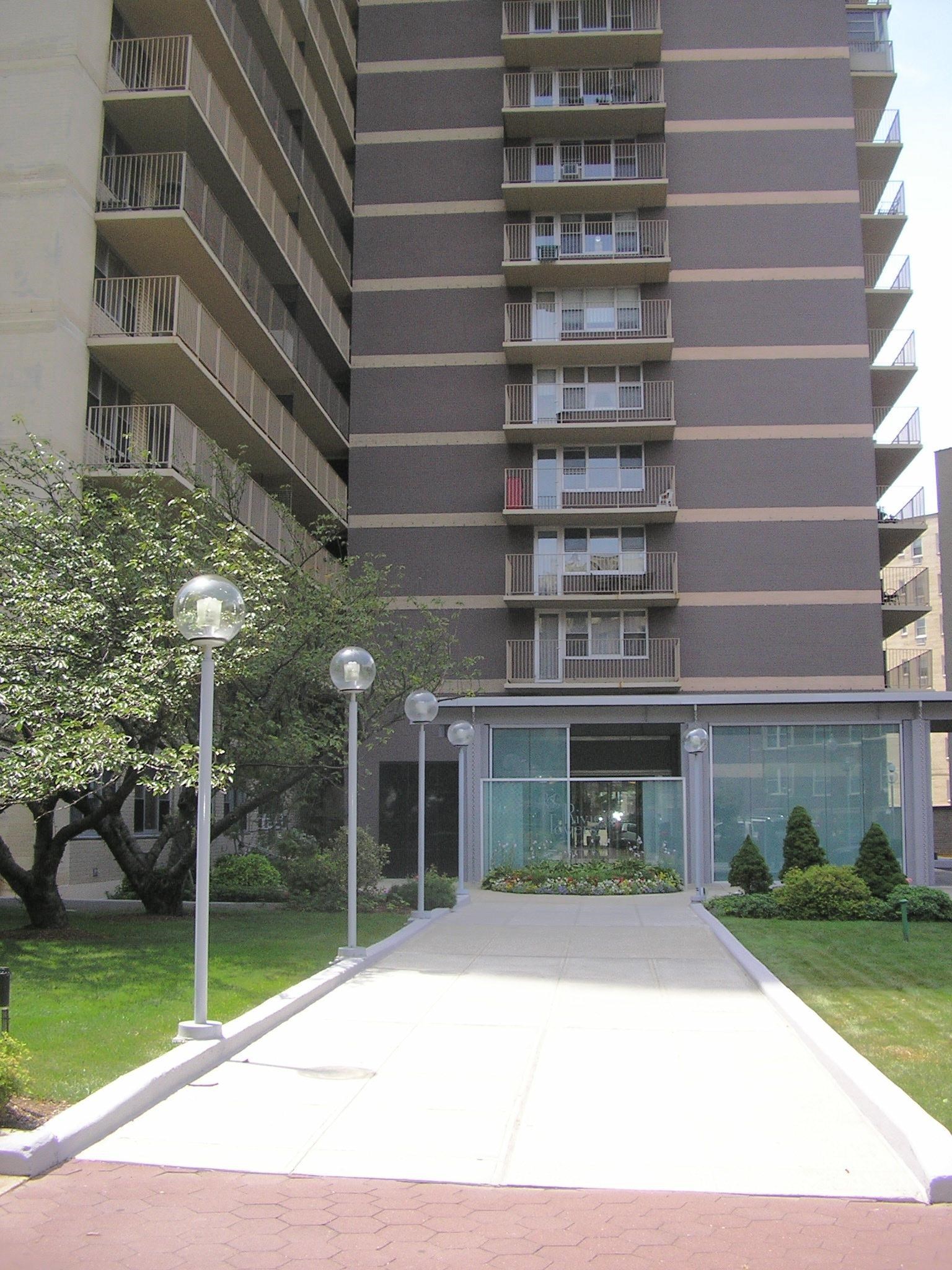 6040 BLVD EAST - Photo 2