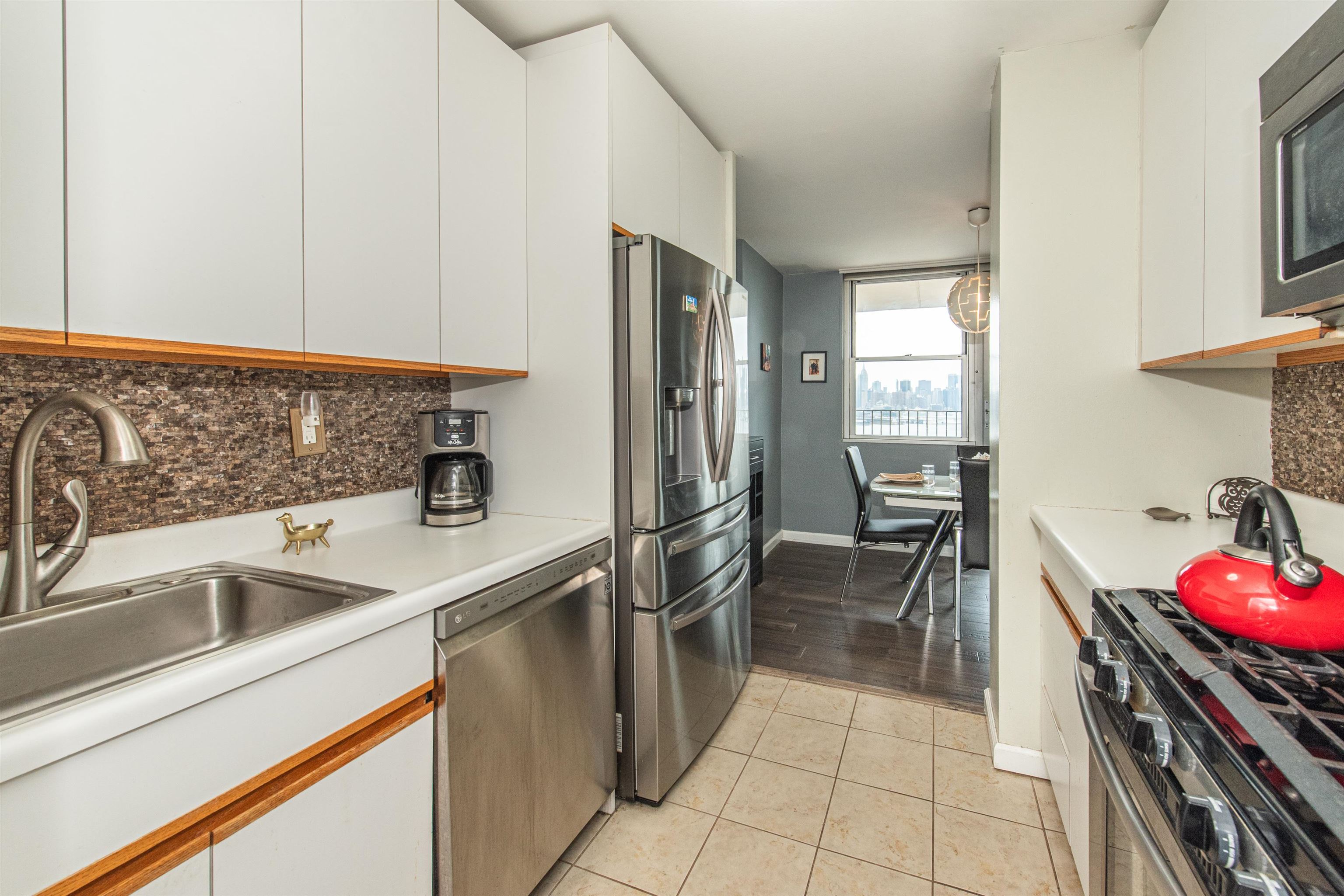 6040 BLVD EAST - Photo 5