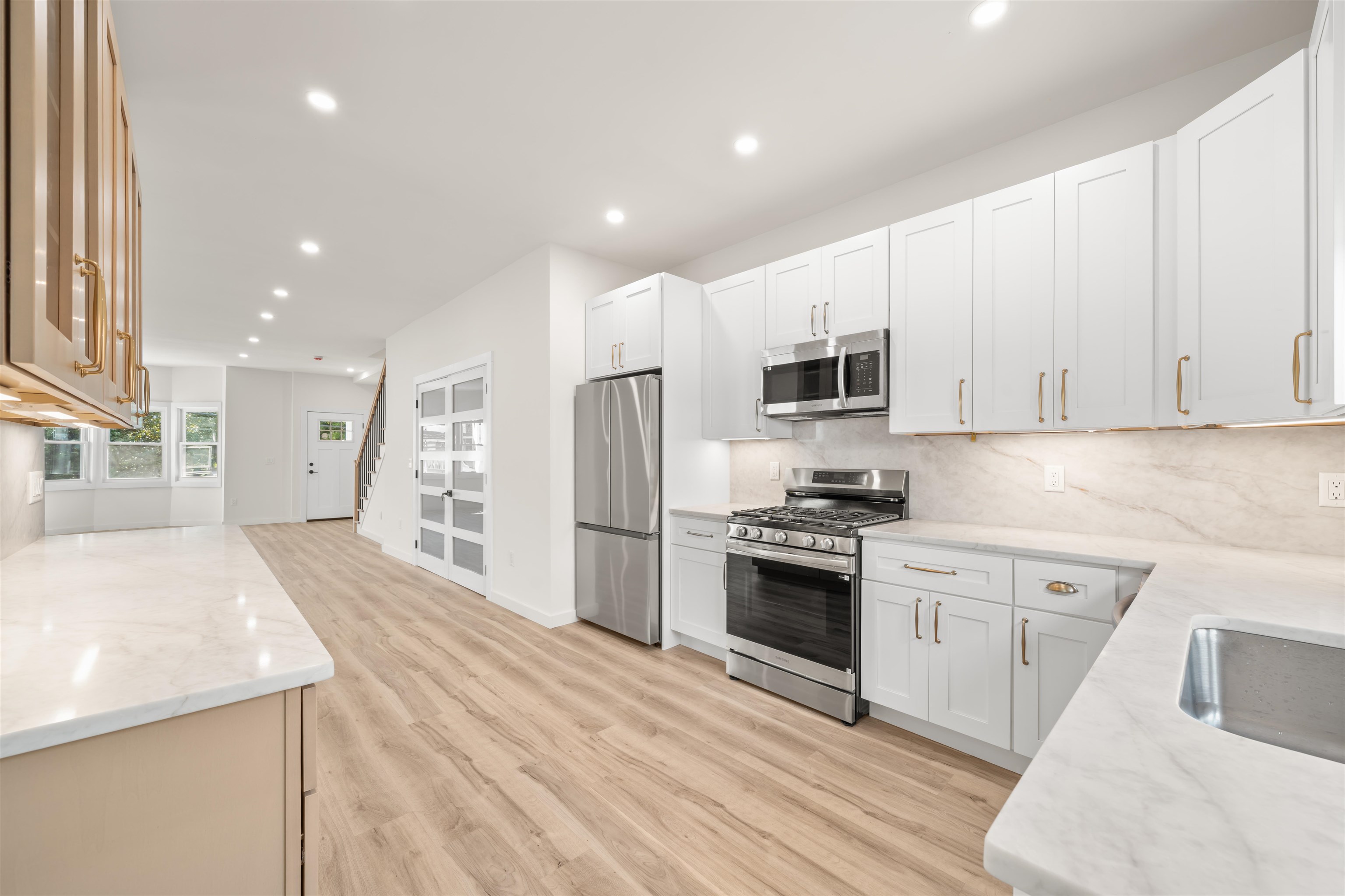 13 EAST 32ND ST - Photo 4