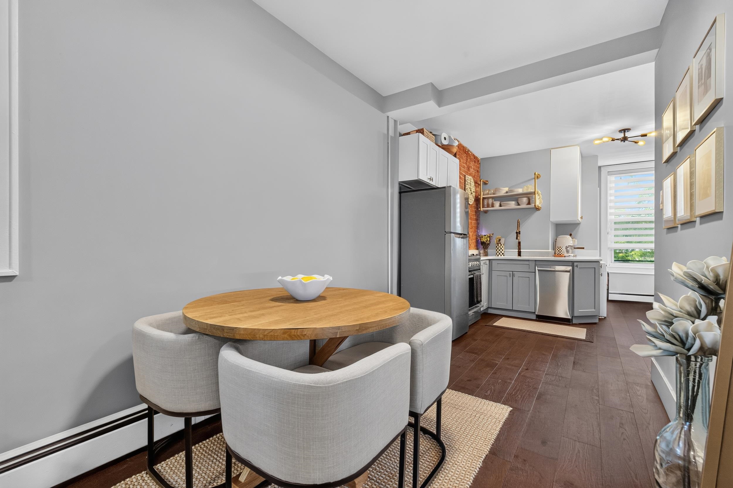 606 1ST ST - Photo 3
