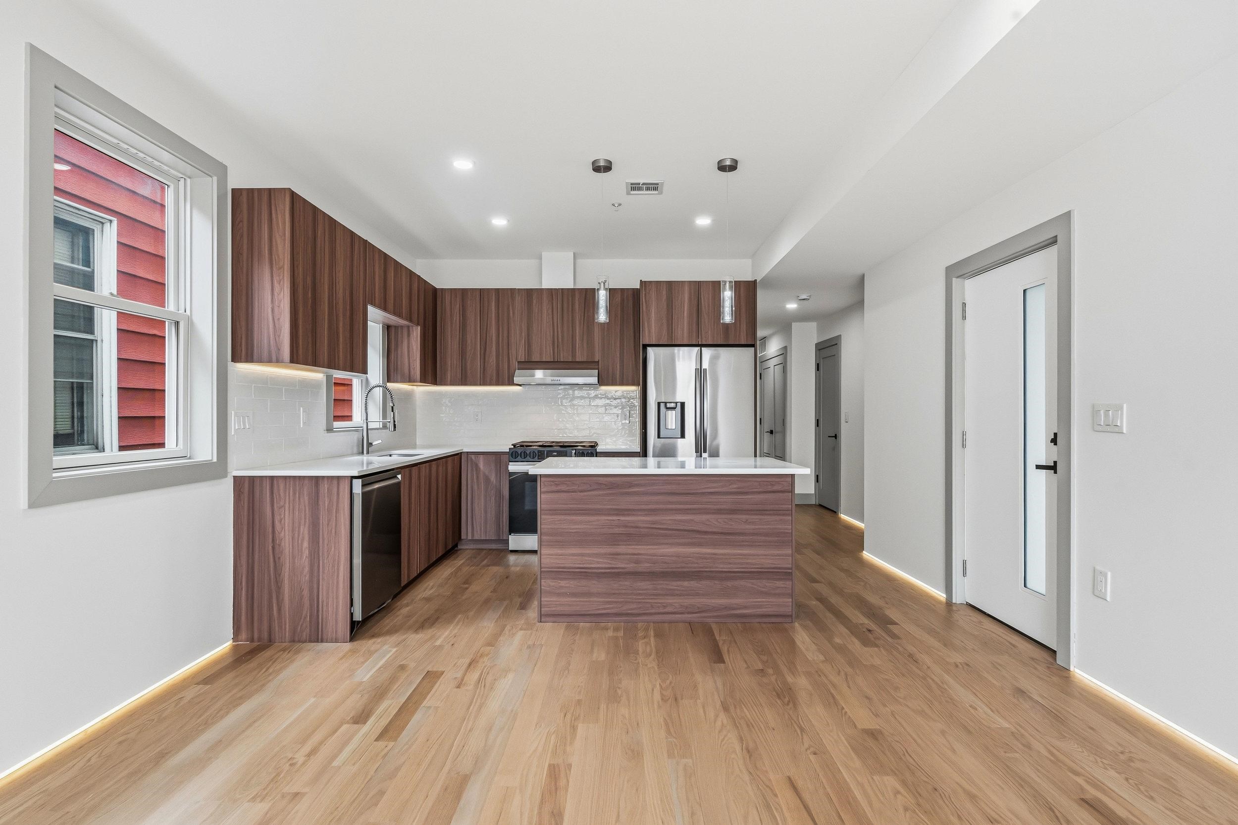 161 WOODLAWN AVE - Photo 3
