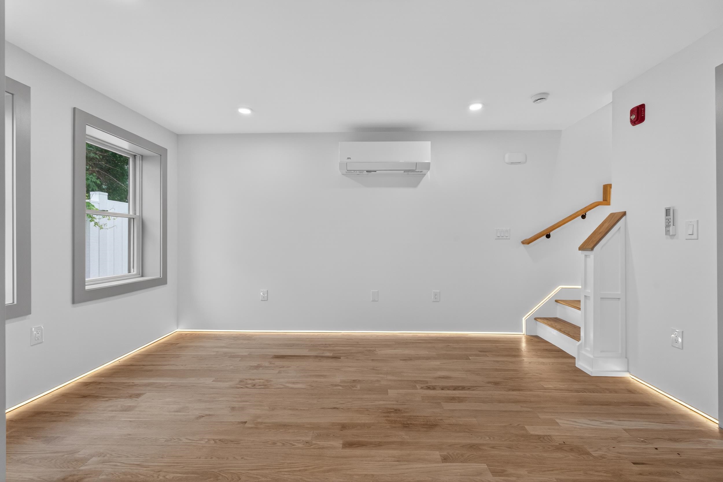 161 WOODLAWN AVE - Photo 4