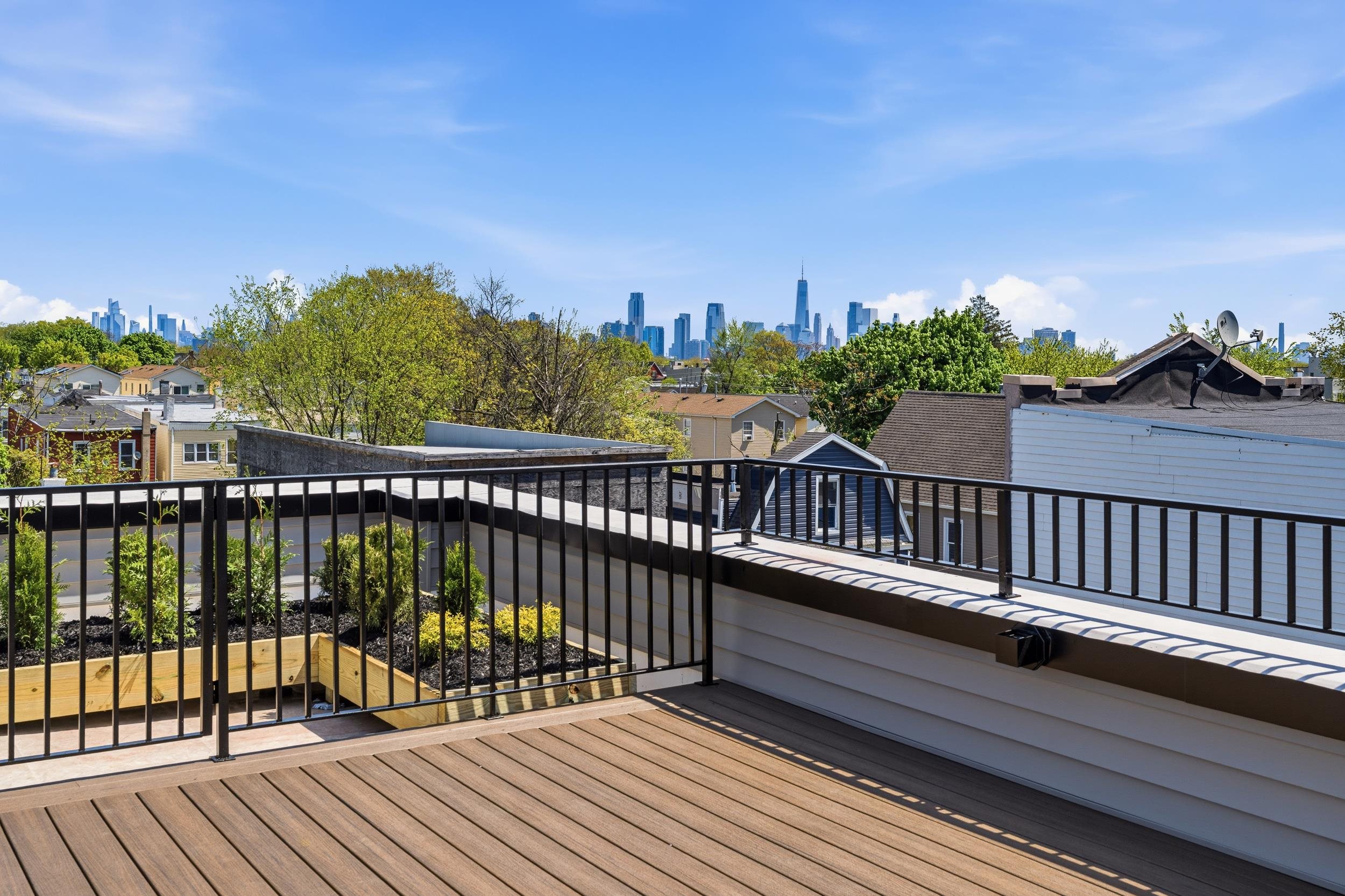 161 WOODLAWN AVE - Photo 2