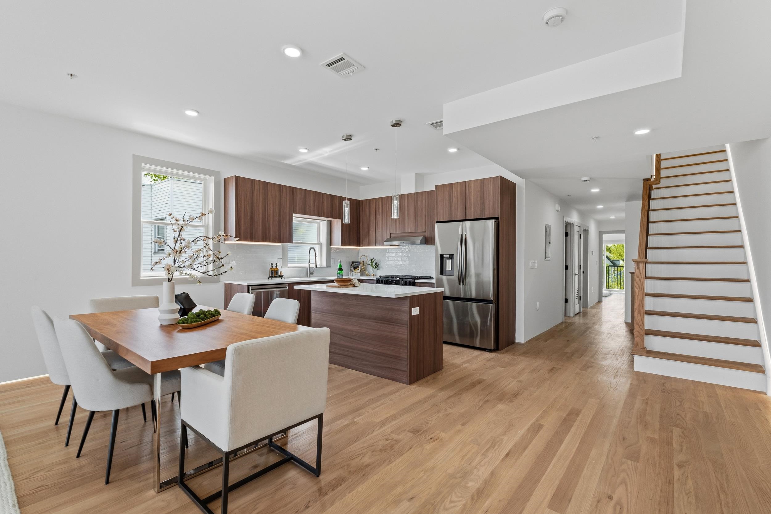 161 WOODLAWN AVE - Photo 4