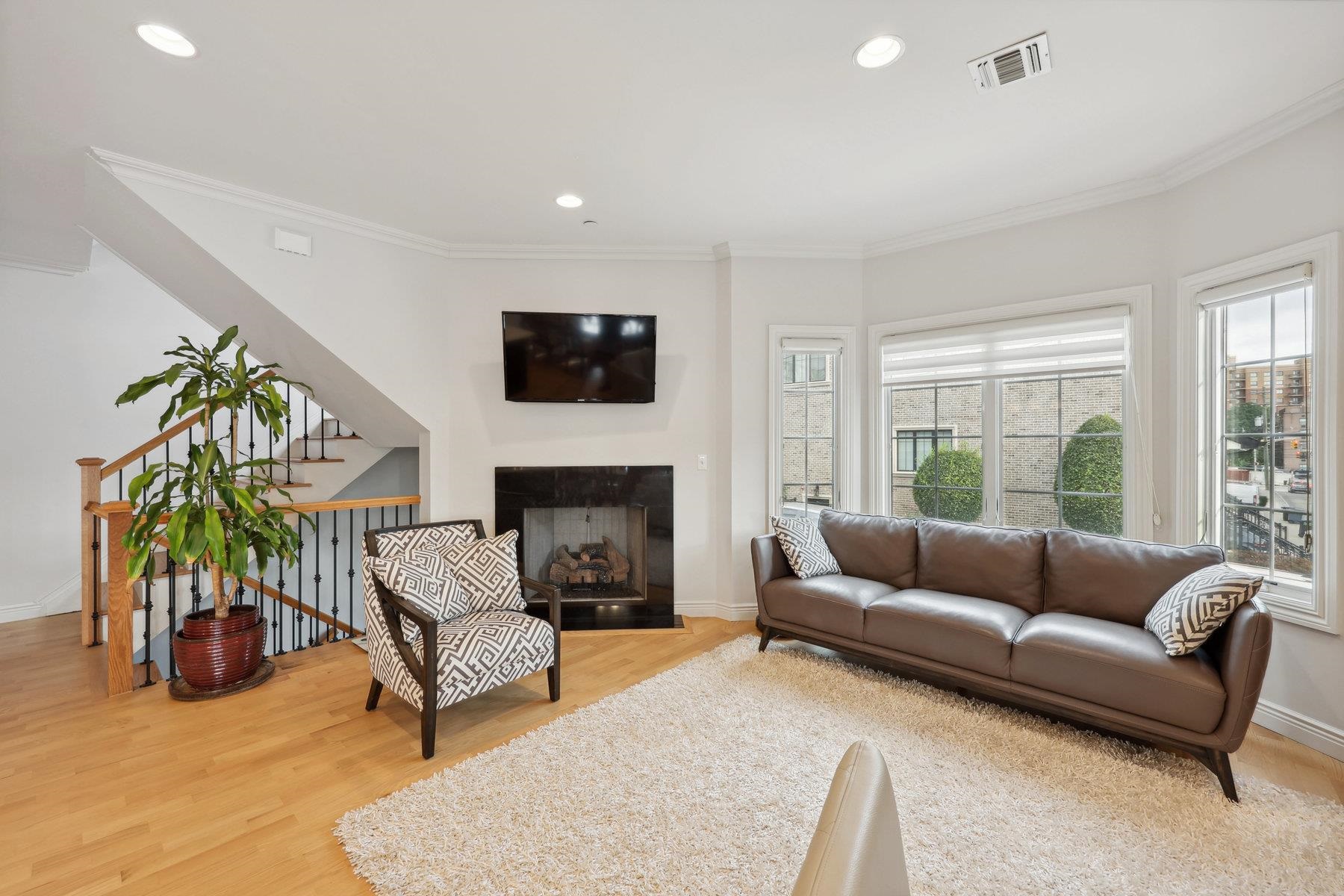 140 CEDAR ST - Photo 4
