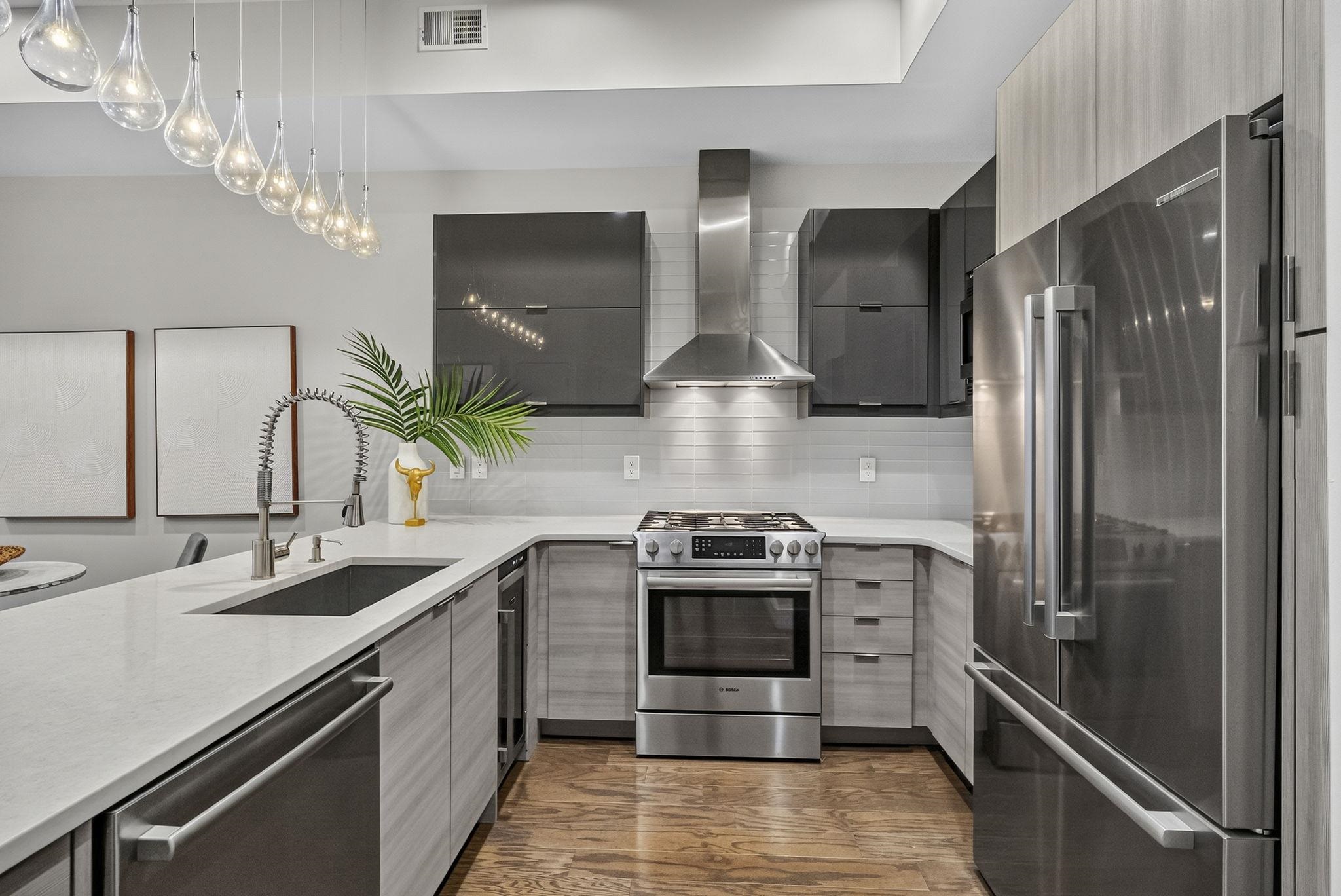 618 MADISON ST - Photo 3