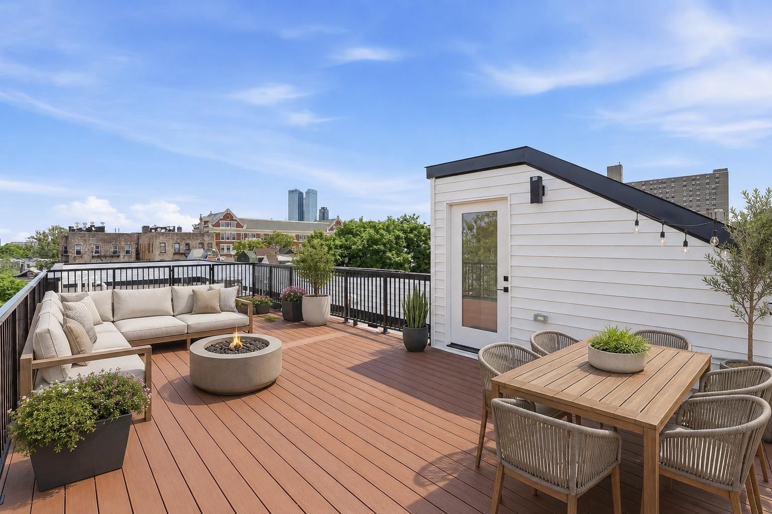 202 FAIRVIEW AVE - Photo 3