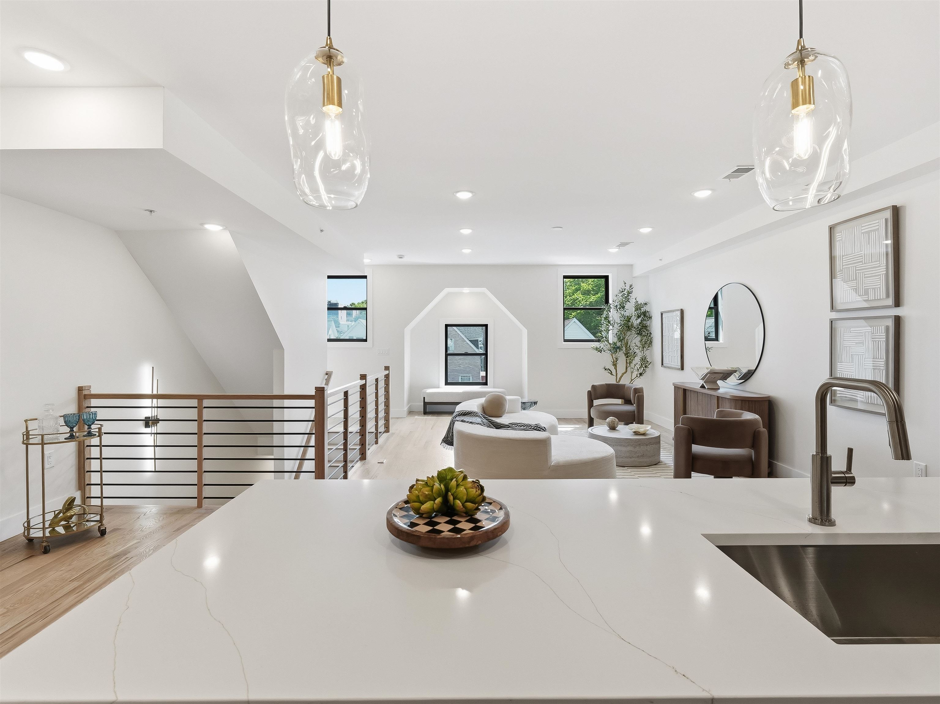 202 FAIRVIEW AVE - Photo 4