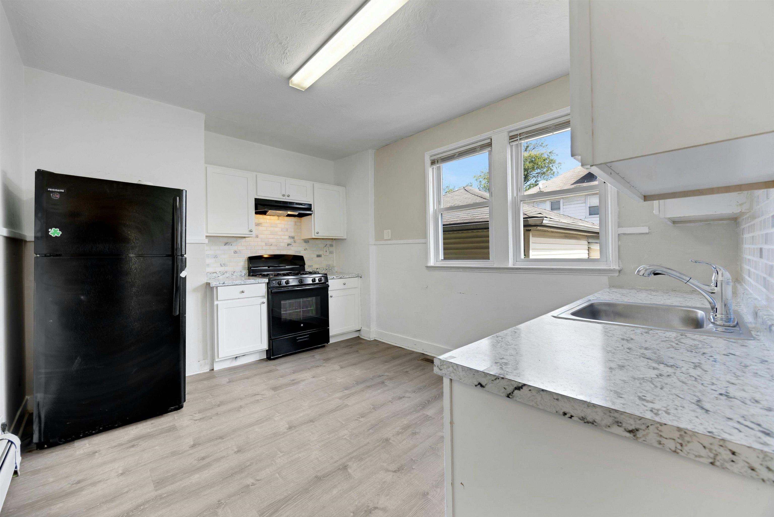 58 FLOYD AVE - Photo 5