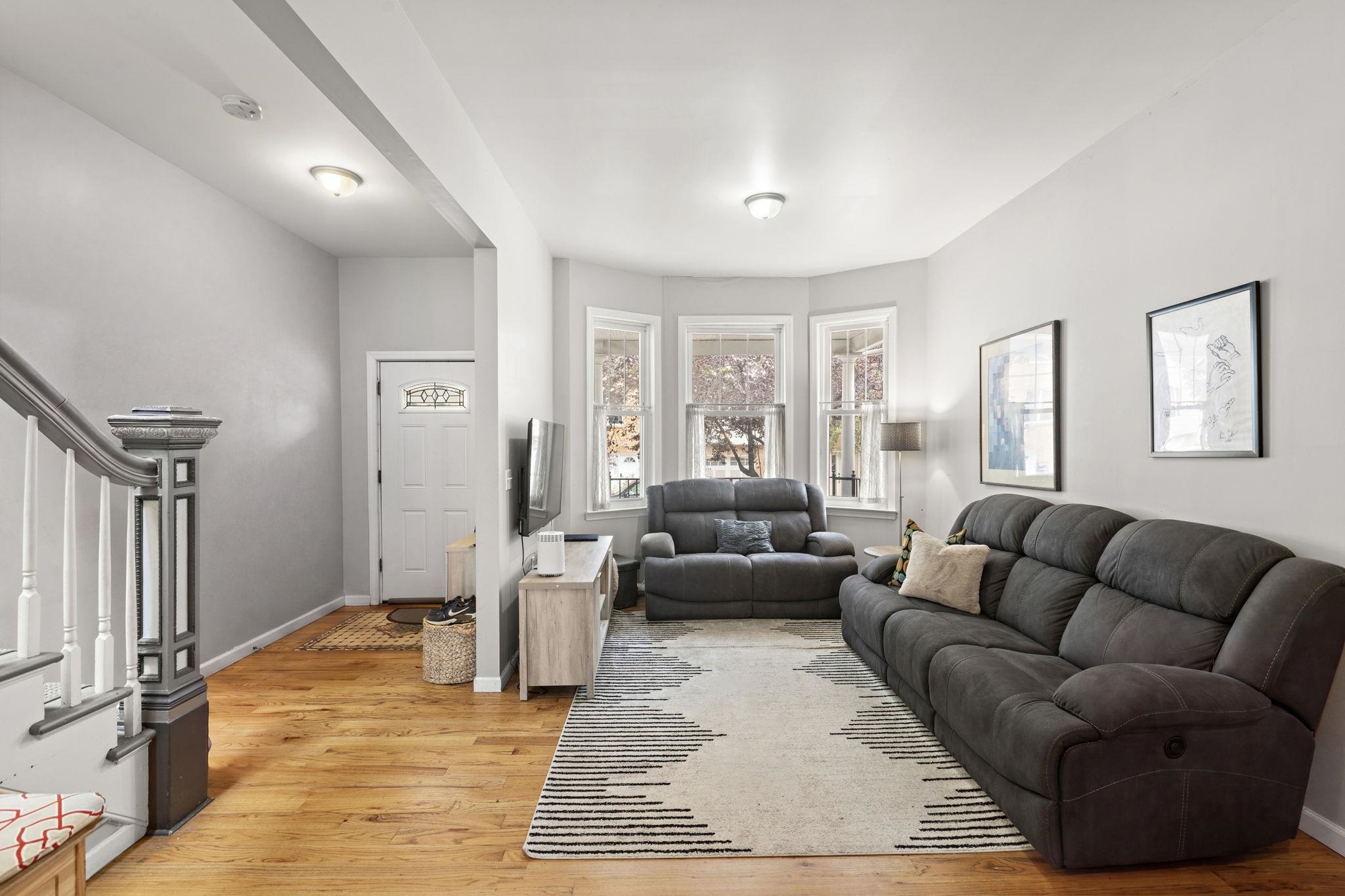 349 OGDEN AVE - Photo 2