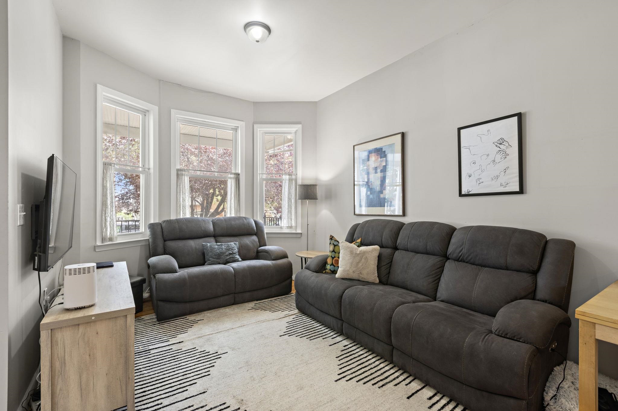 349 OGDEN AVE - Photo 3