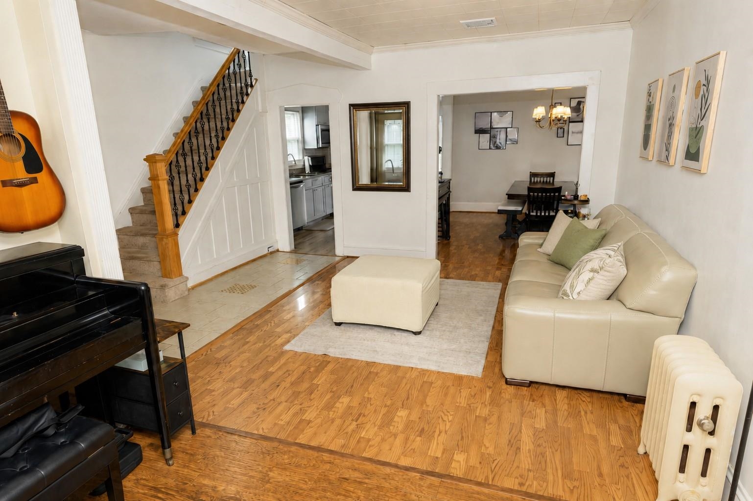 126 POST AVE - Photo 3