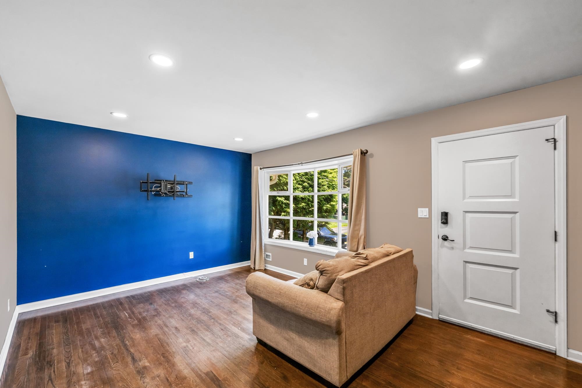 101 PINECREST TERRACE - Photo 4