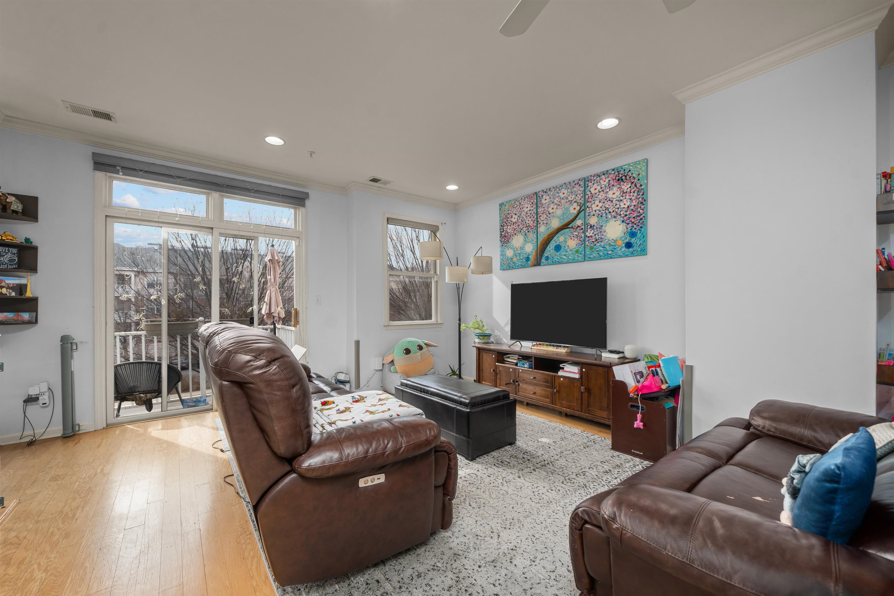 397 KINGSTON CT - Photo 3