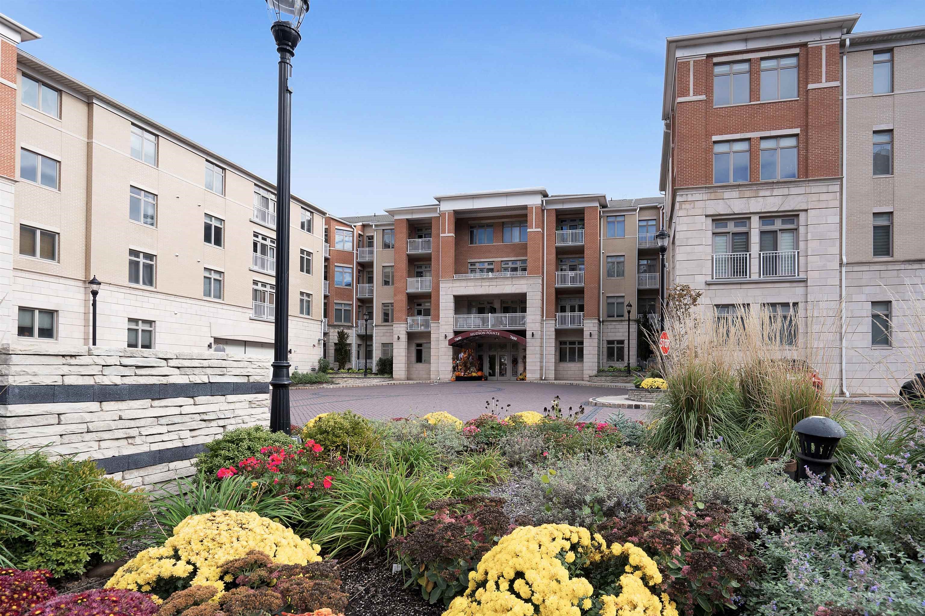7400 RIVER RD - Photo 2