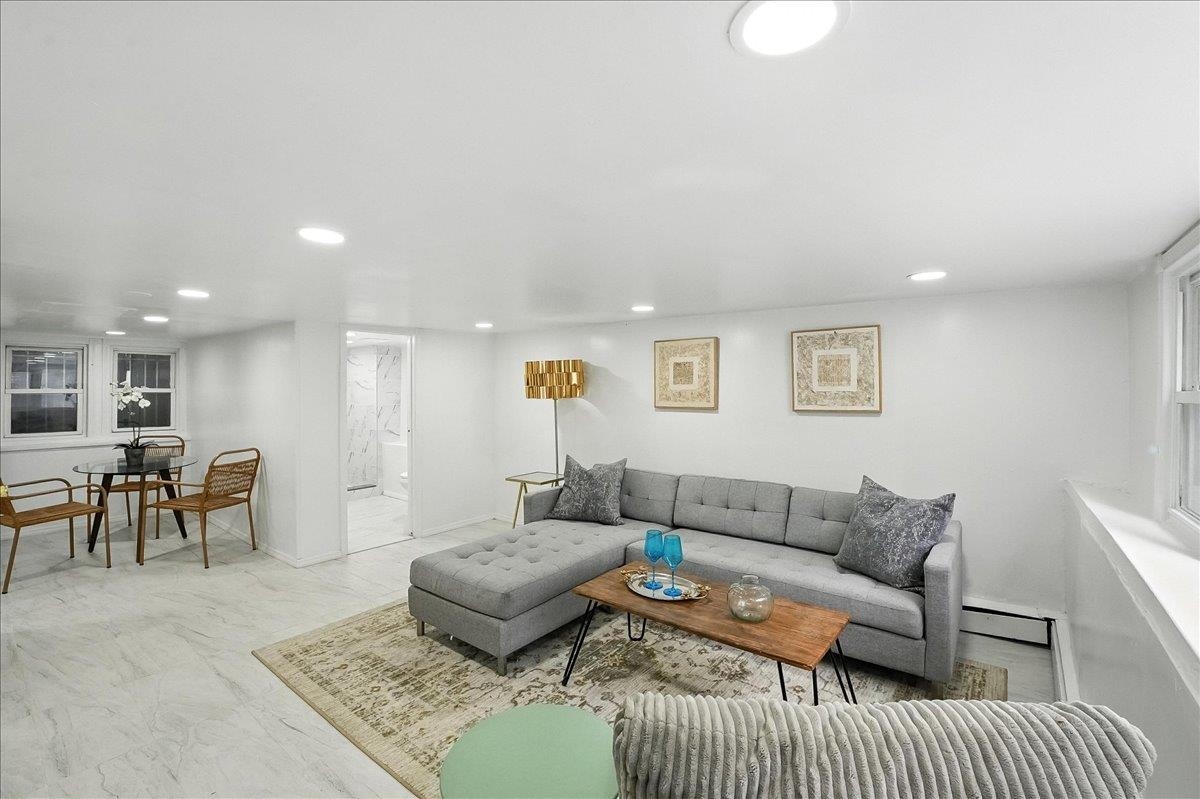 283 GRIFFITH ST - Photo 3