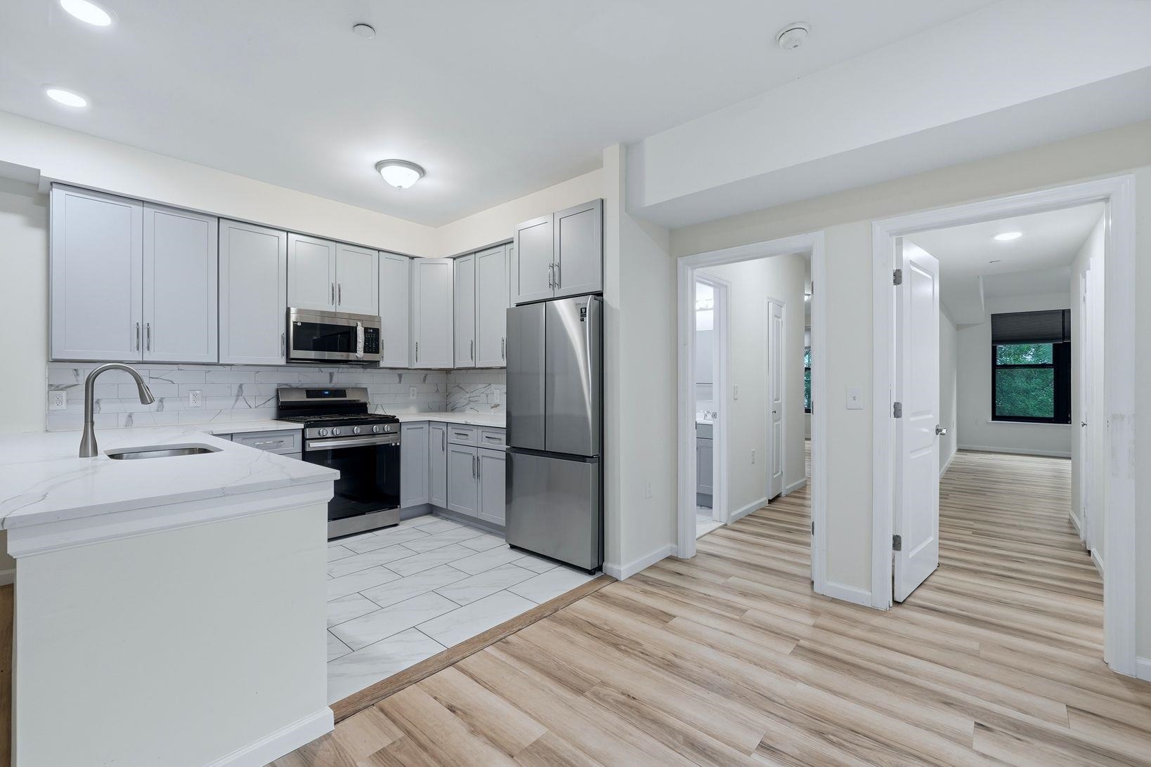 145 BERGEN AVE - Photo 3
