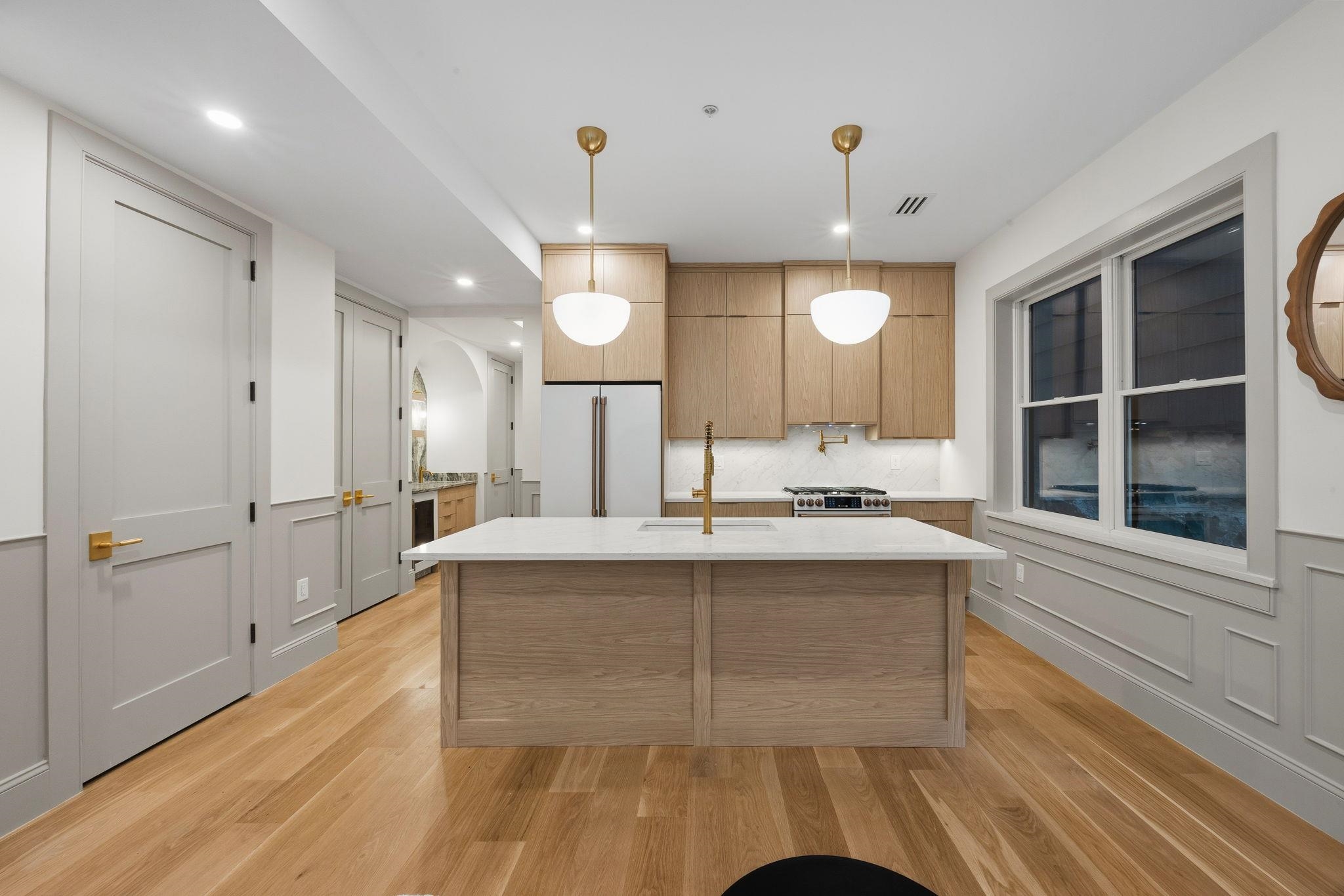 206 SHERMAN AVE - Photo 4