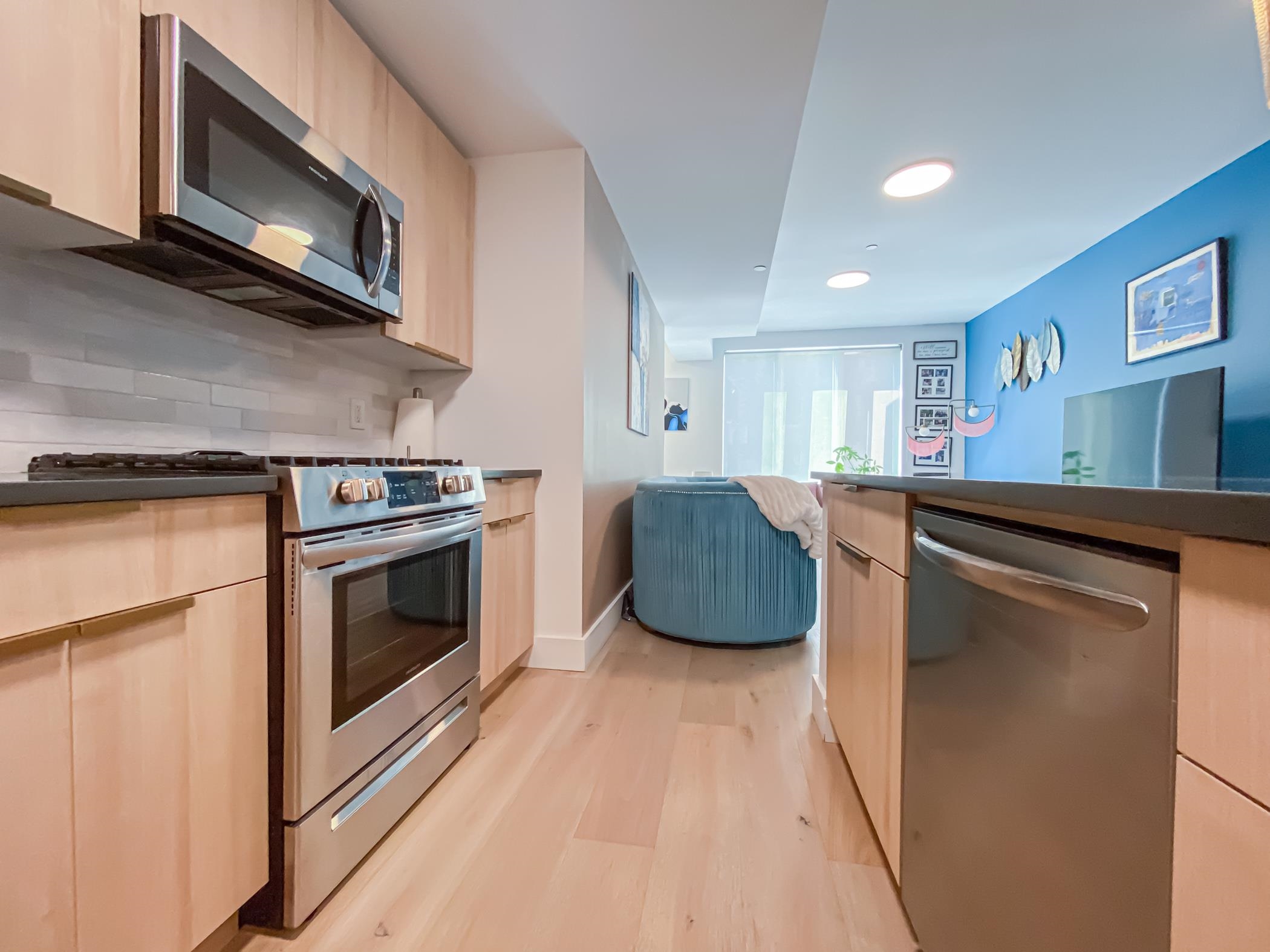 348 BALDWIN AVE - Photo 5