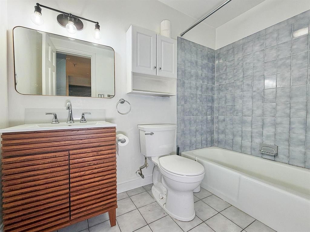 130 MADISON ST - Photo 4