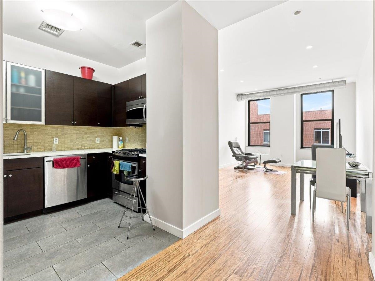 232 PAVONIA AVE - Photo 5