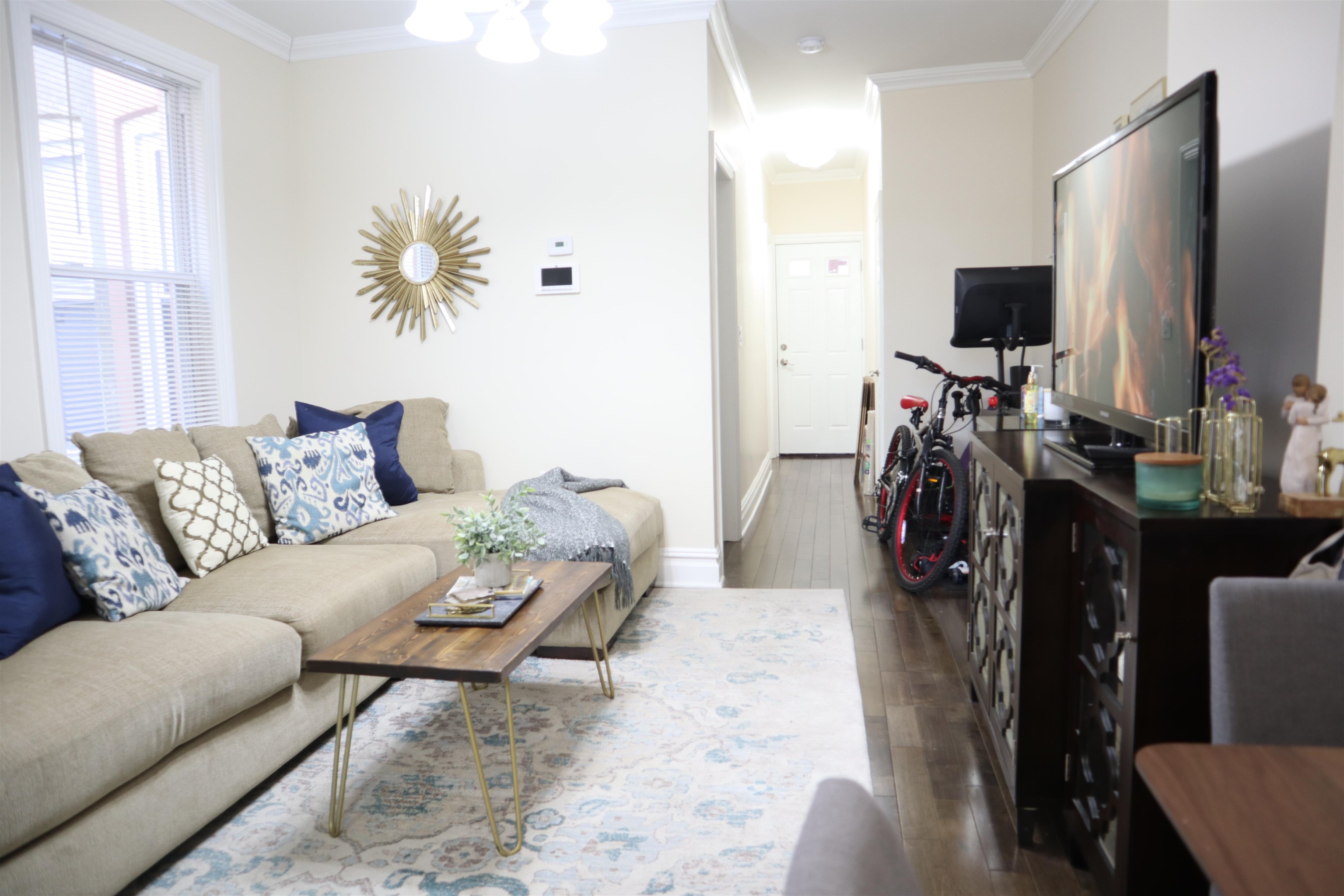 408 WOODLAWN AVE - Photo 2