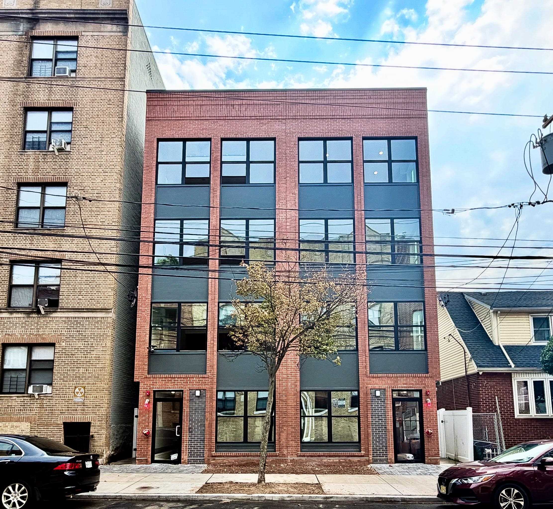 88 BERGEN AVE - Photo 2
