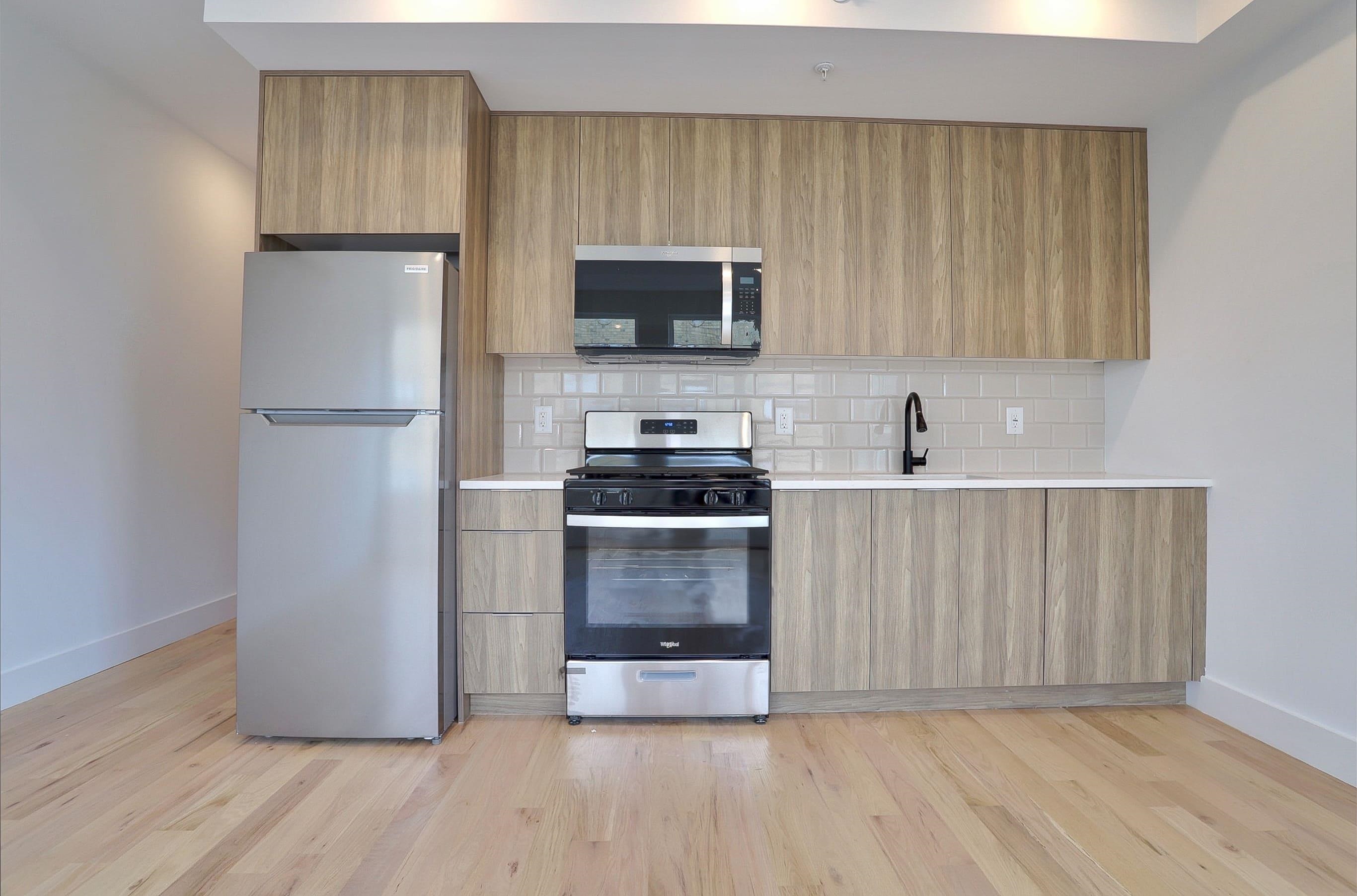 88 BERGEN AVE - Photo 4