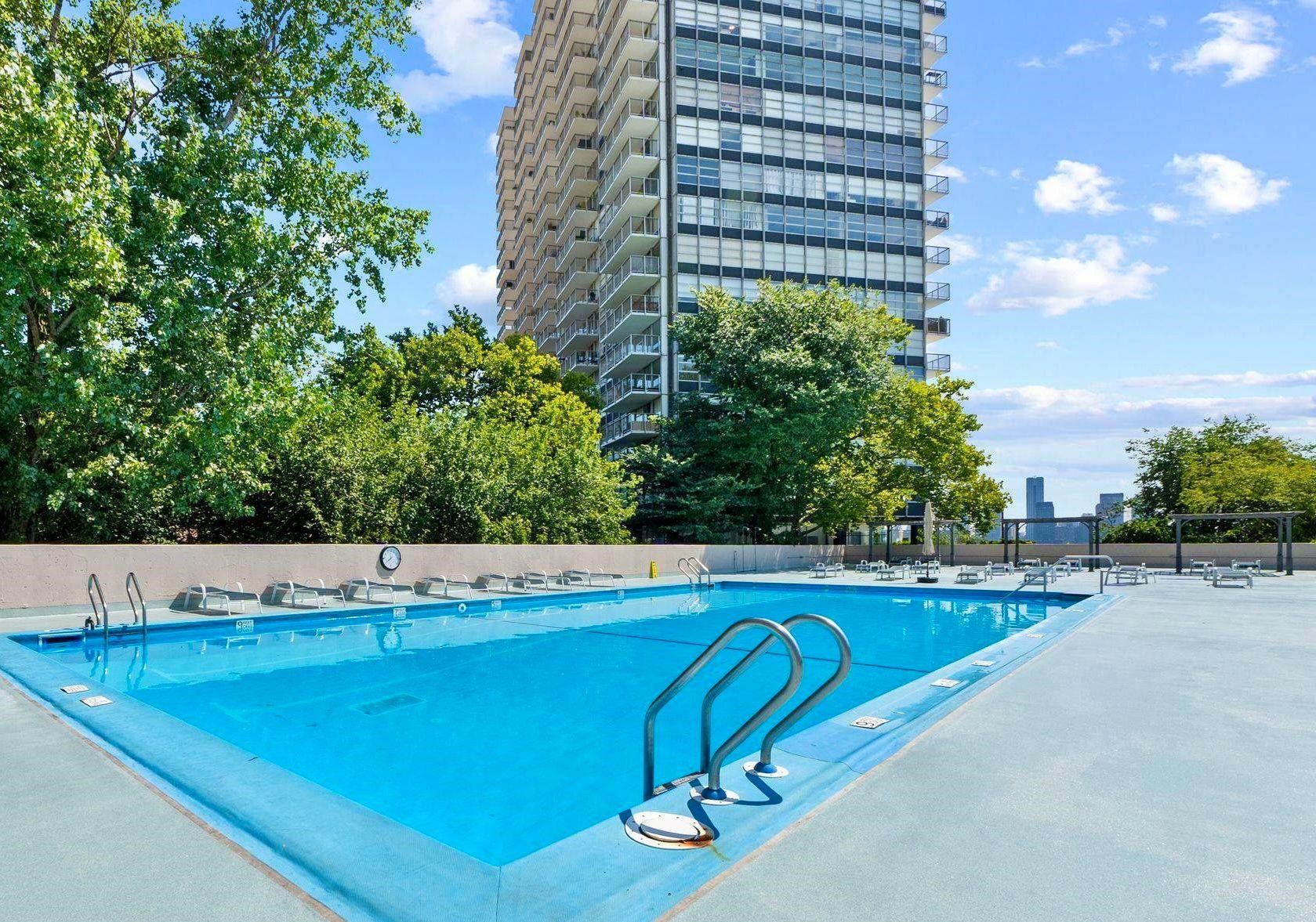 6040 BLVD EAST - Photo 3