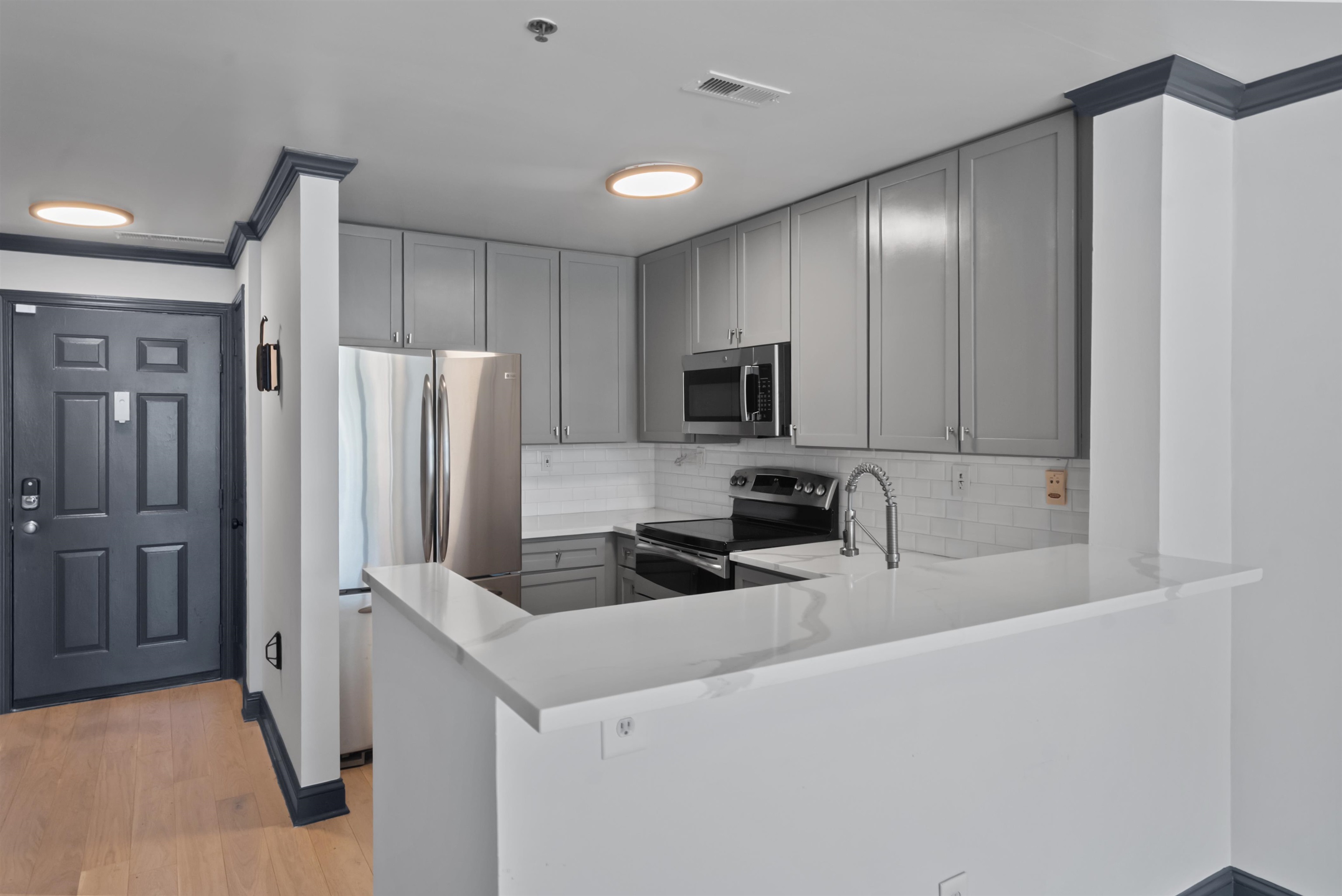24 AVENUE AT PORT IMPERIAL - Photo 4